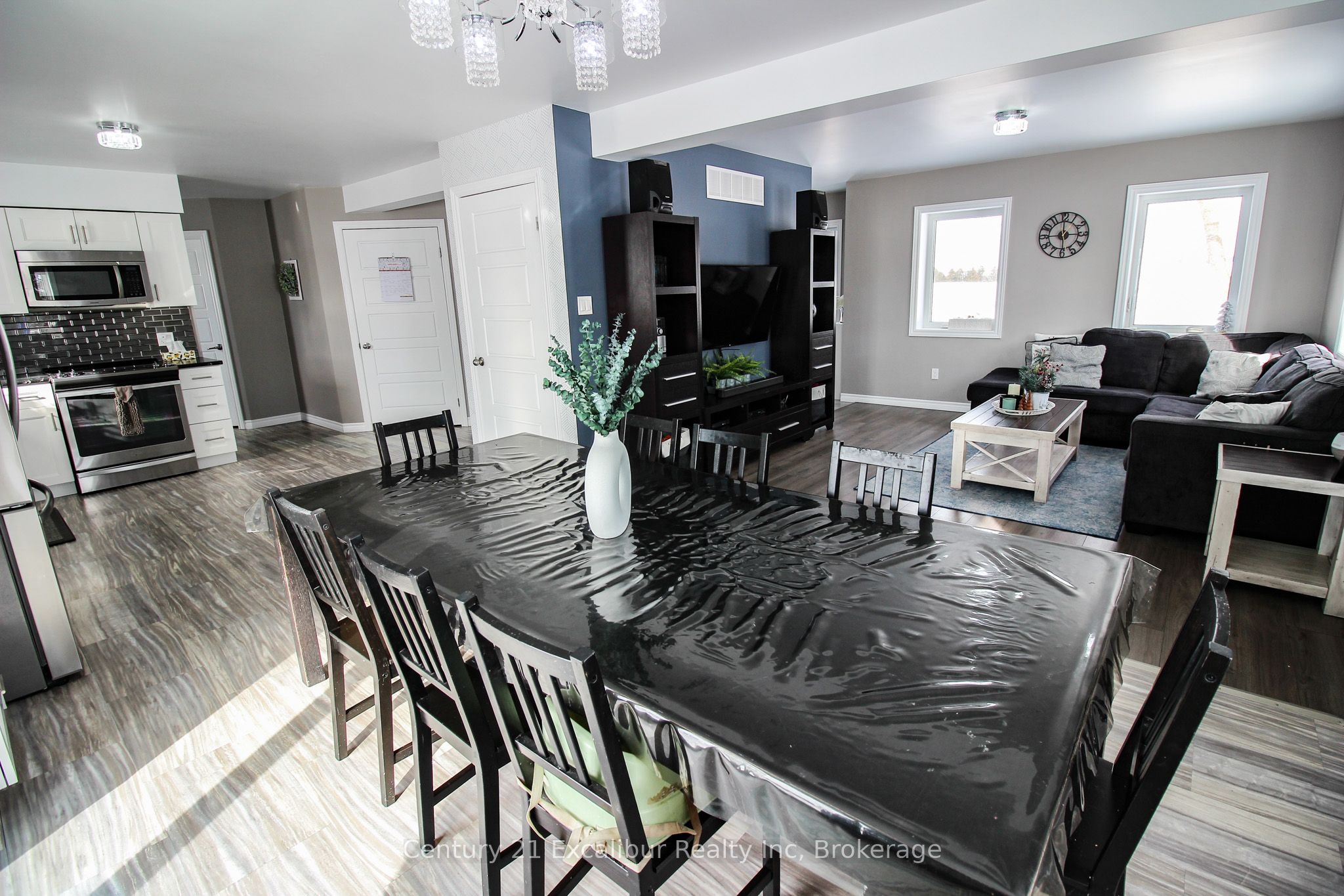 7104 Sixth Line Road W Property Photo 8