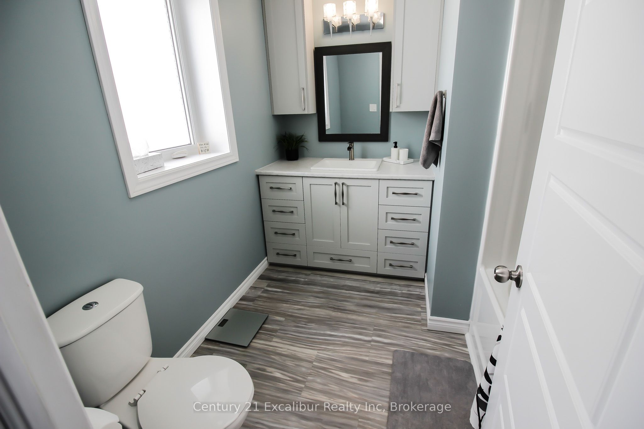 7104 Sixth Line Road W Property Photo 13