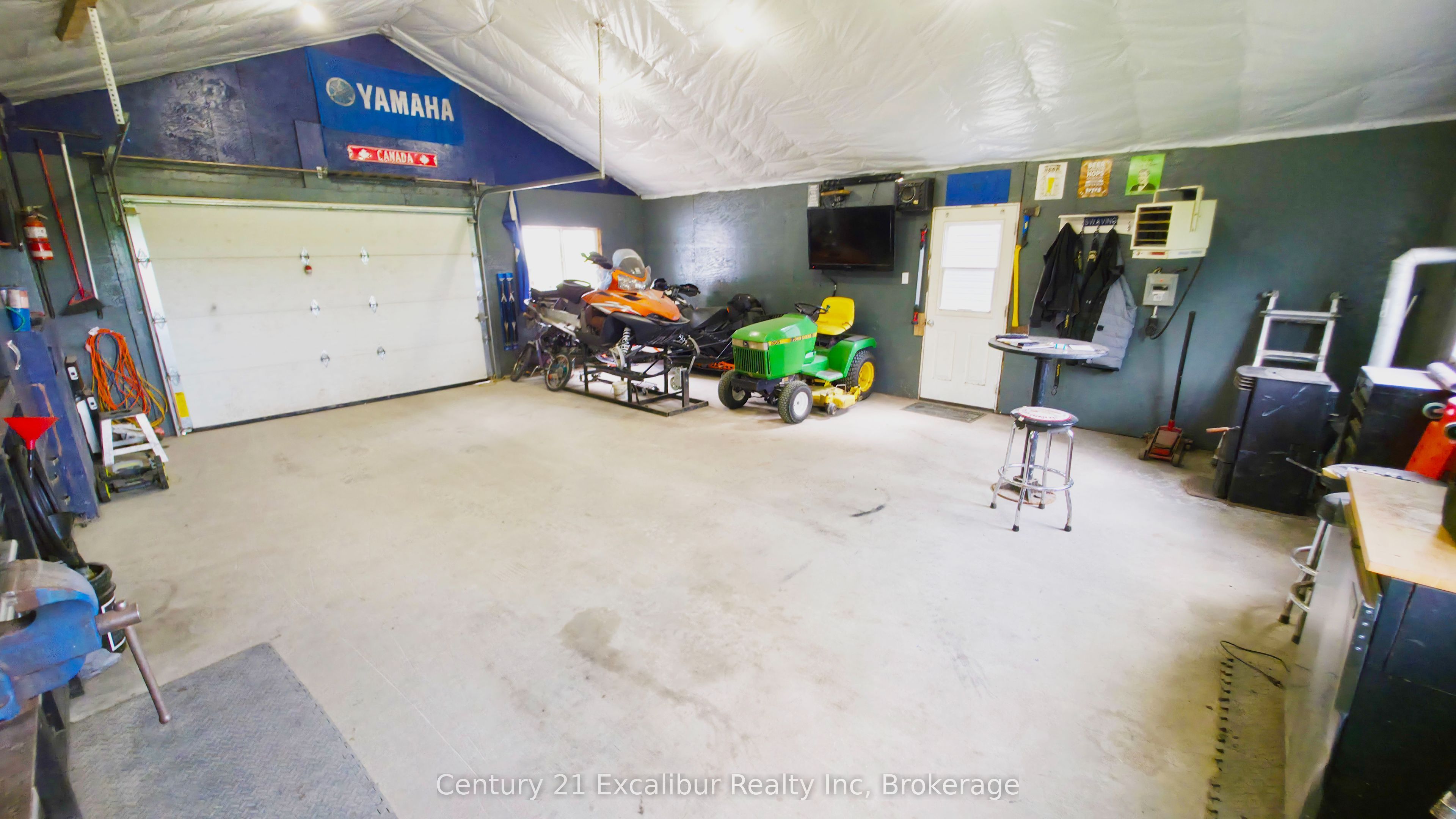 7104 Sixth Line Road W Property Photo 20