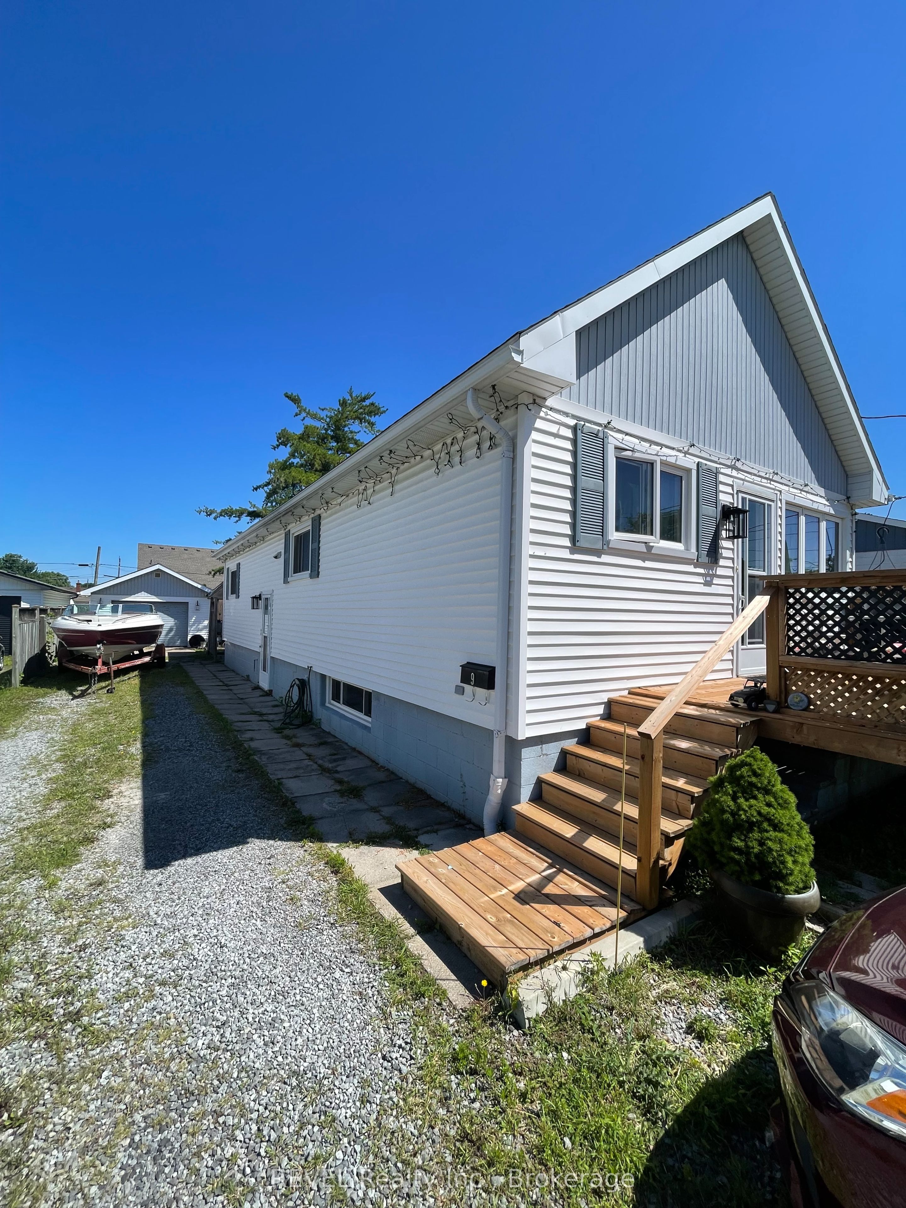 9 Cambridge Avenue Property Photo 1