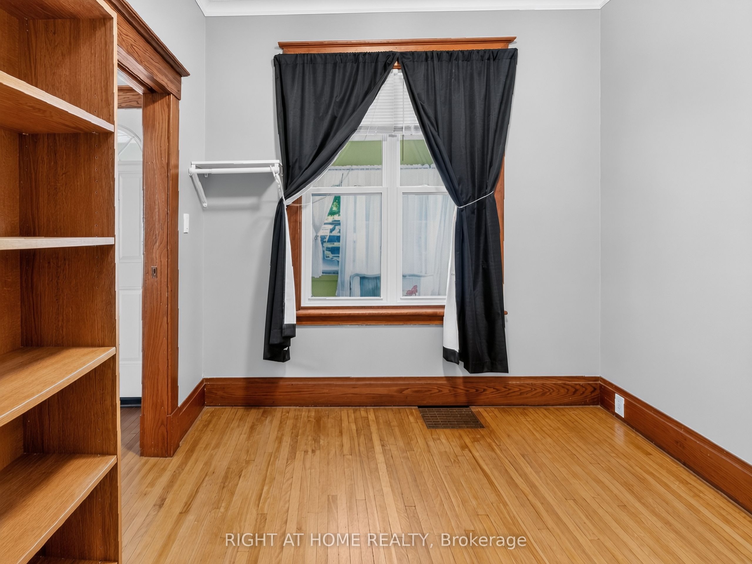 72 Maple Street Property Photo 4