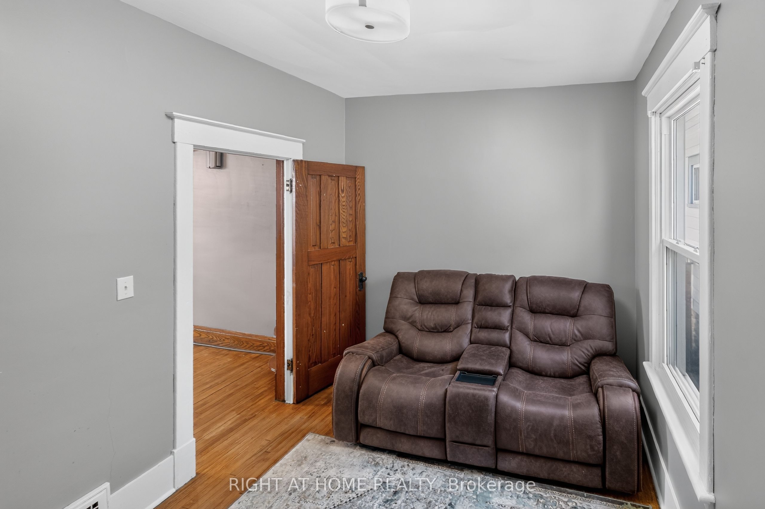 72 Maple Street Property Photo 5