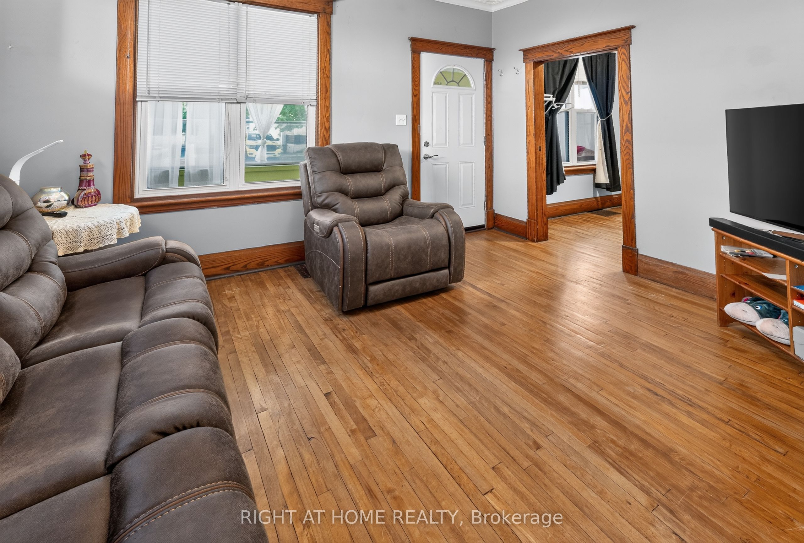 72 Maple Street Property Photo 7
