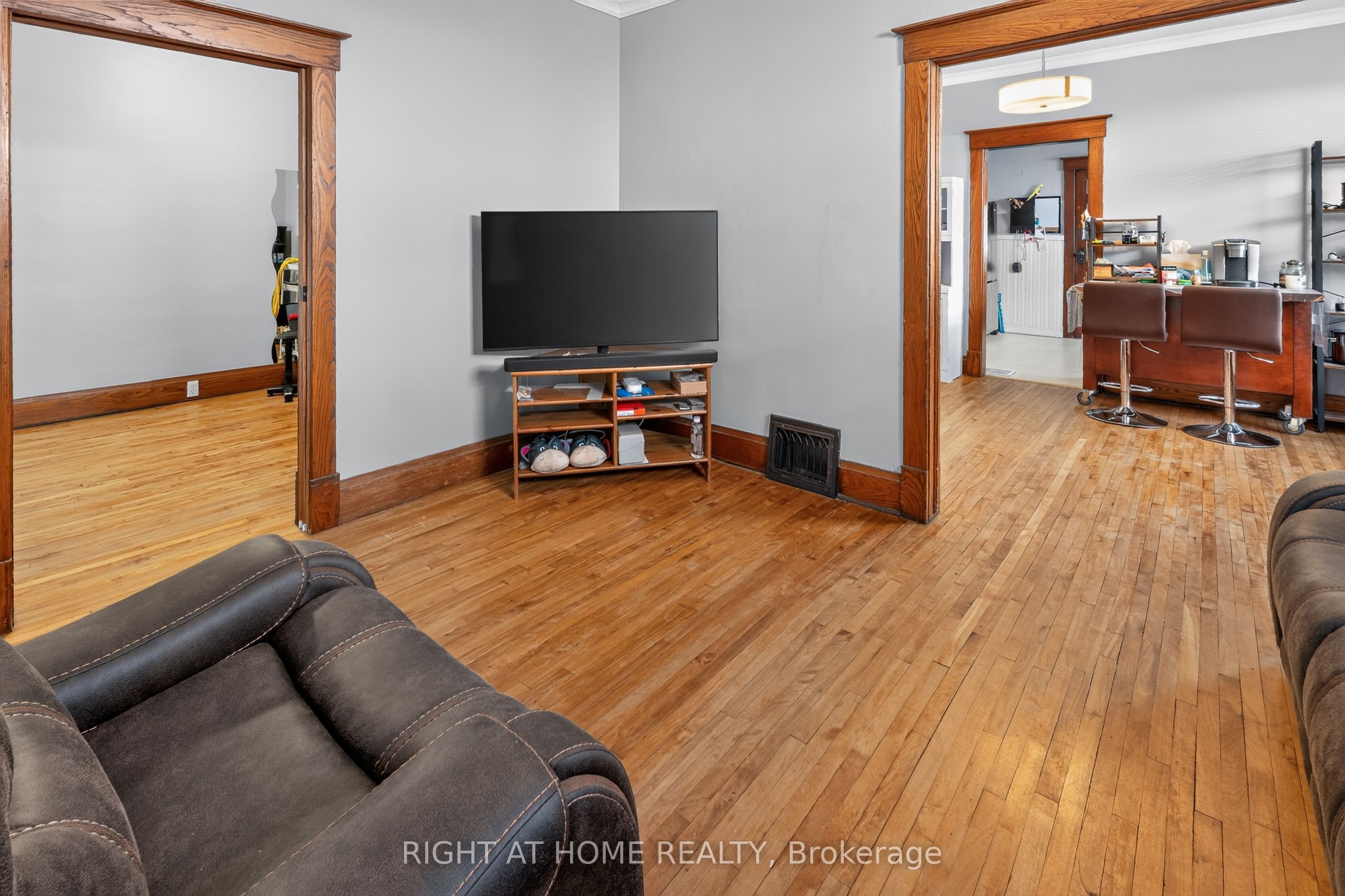 72 Maple Street Property Photo 8