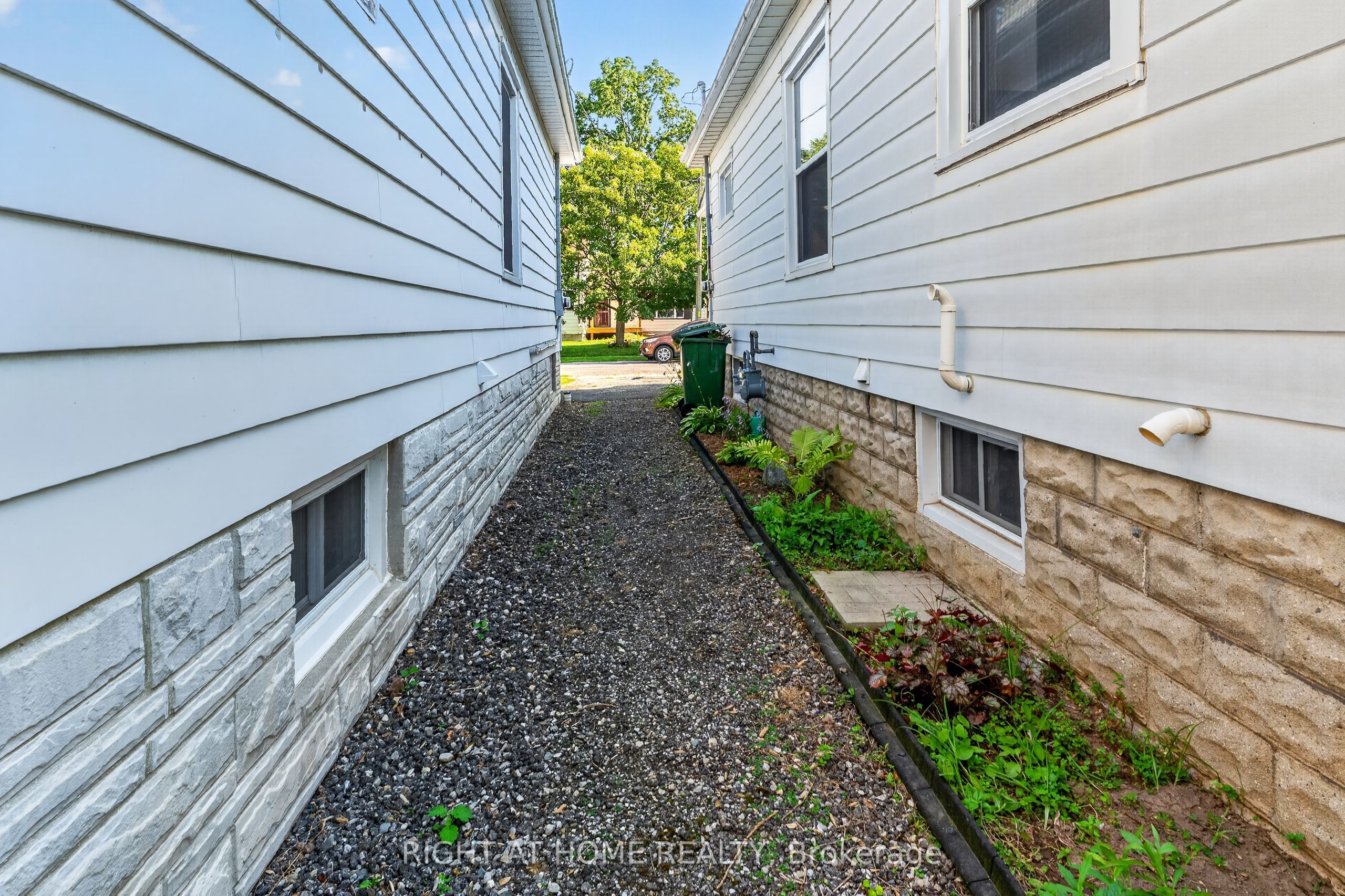 72 Maple Street Property Photo 34