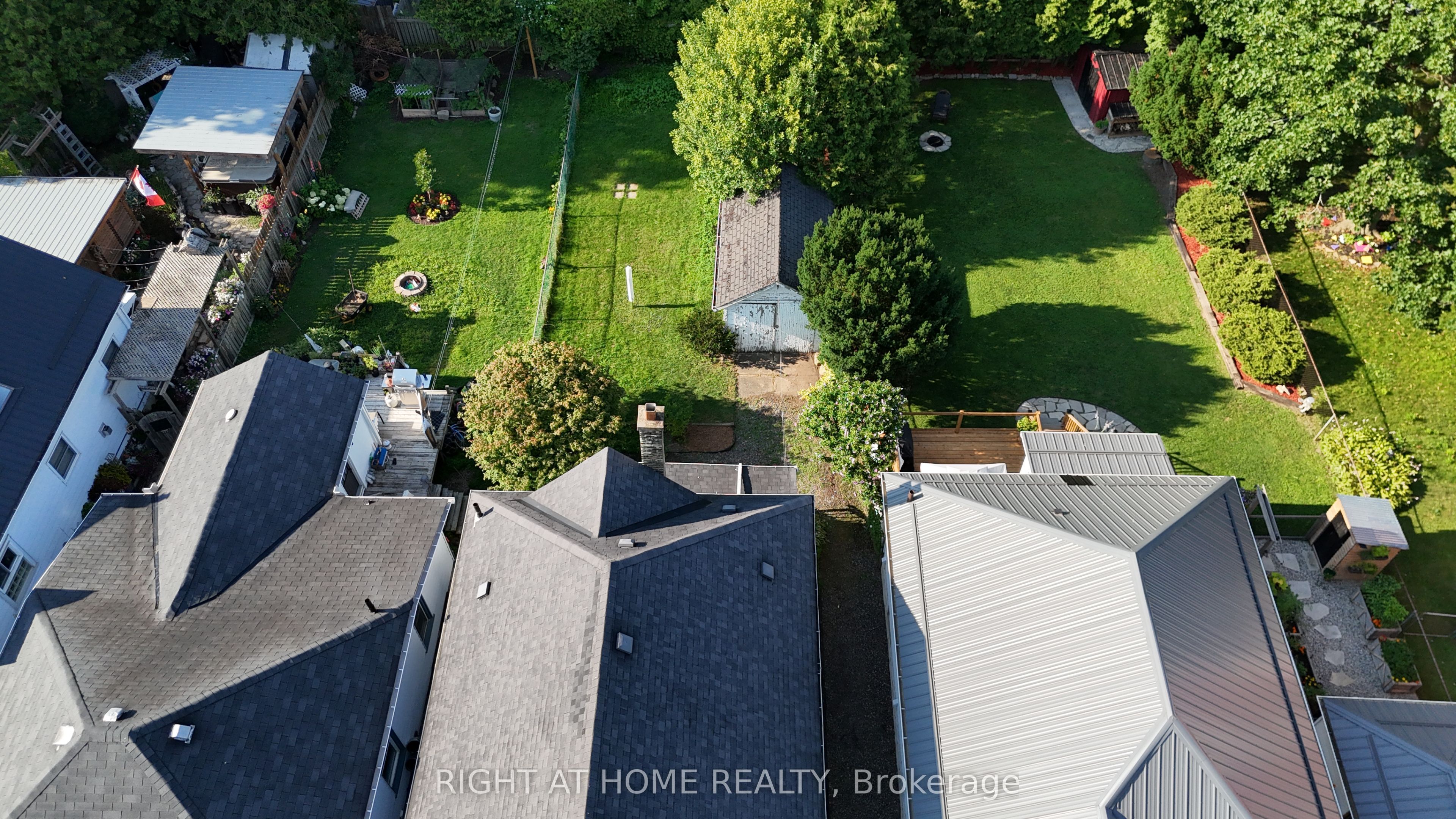 72 Maple Street Property Photo 38