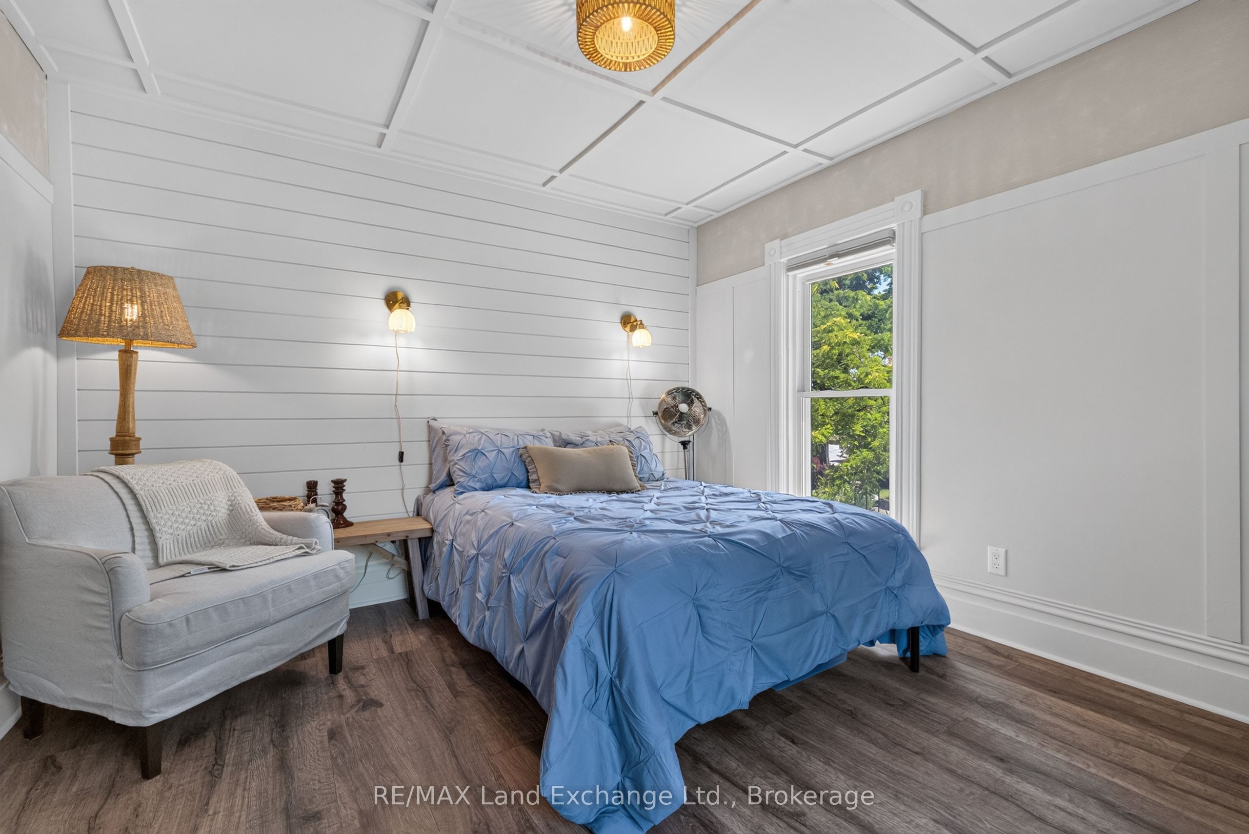 581 Queen Street Property Photo 30