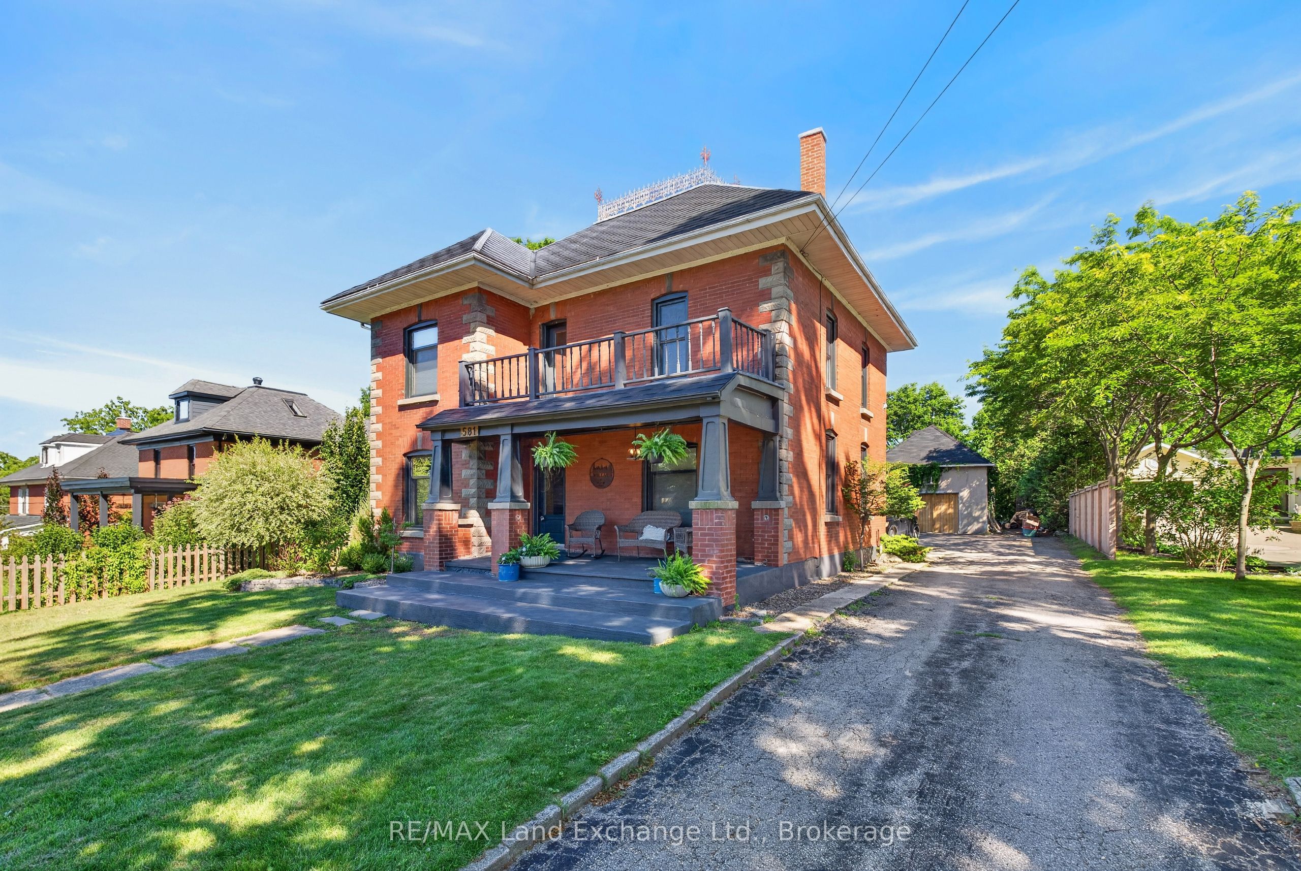 581 Queen Street Property Photo 43