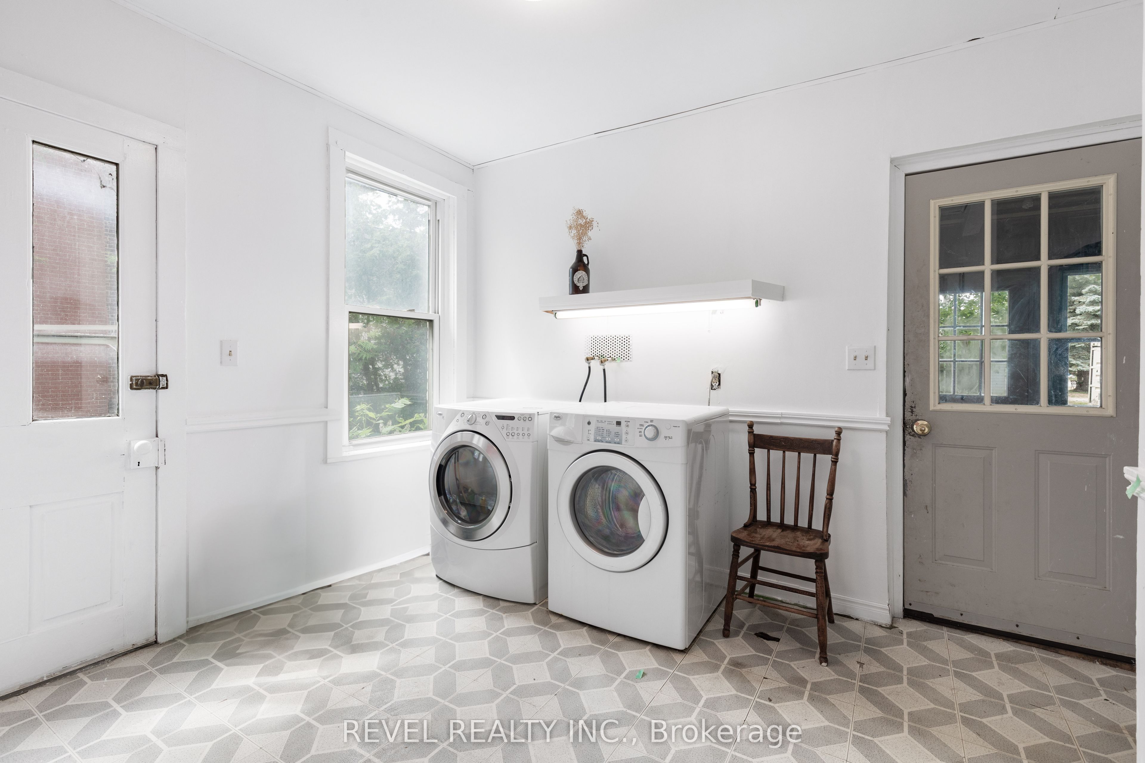 399 Eldon Road Property Photo 18