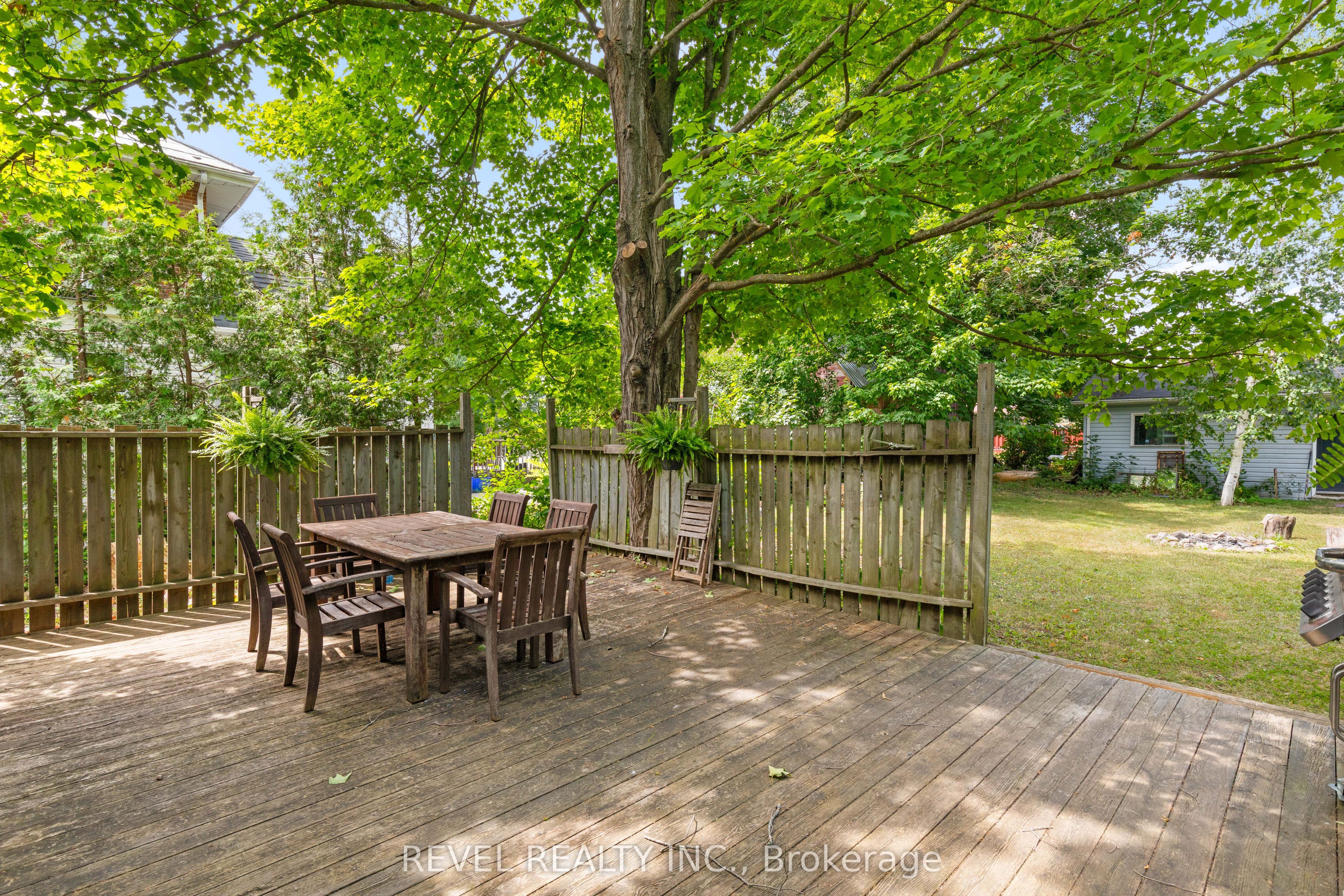 399 Eldon Road Property Photo 32