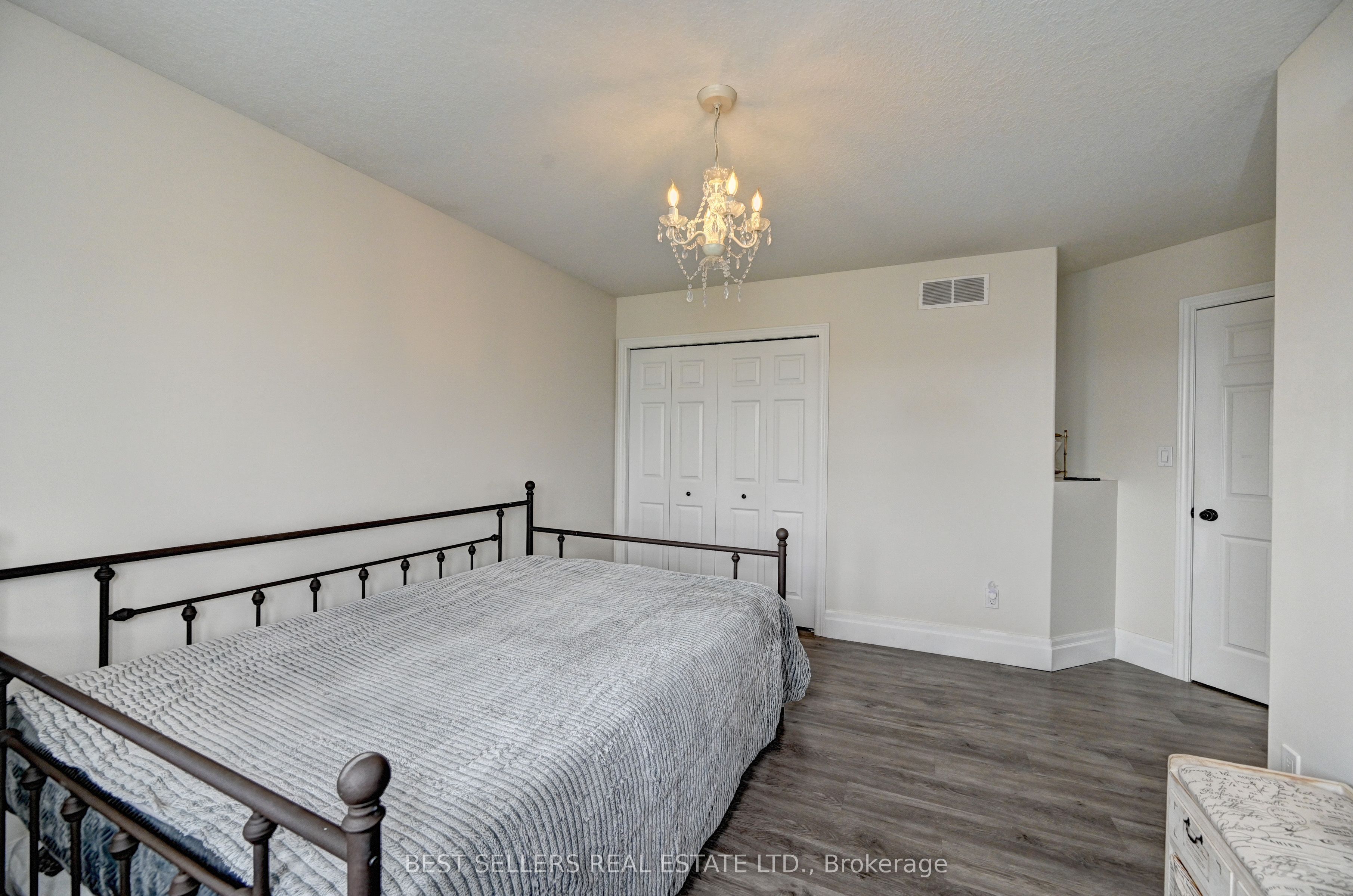 12 Popham Drive Property Photo 35