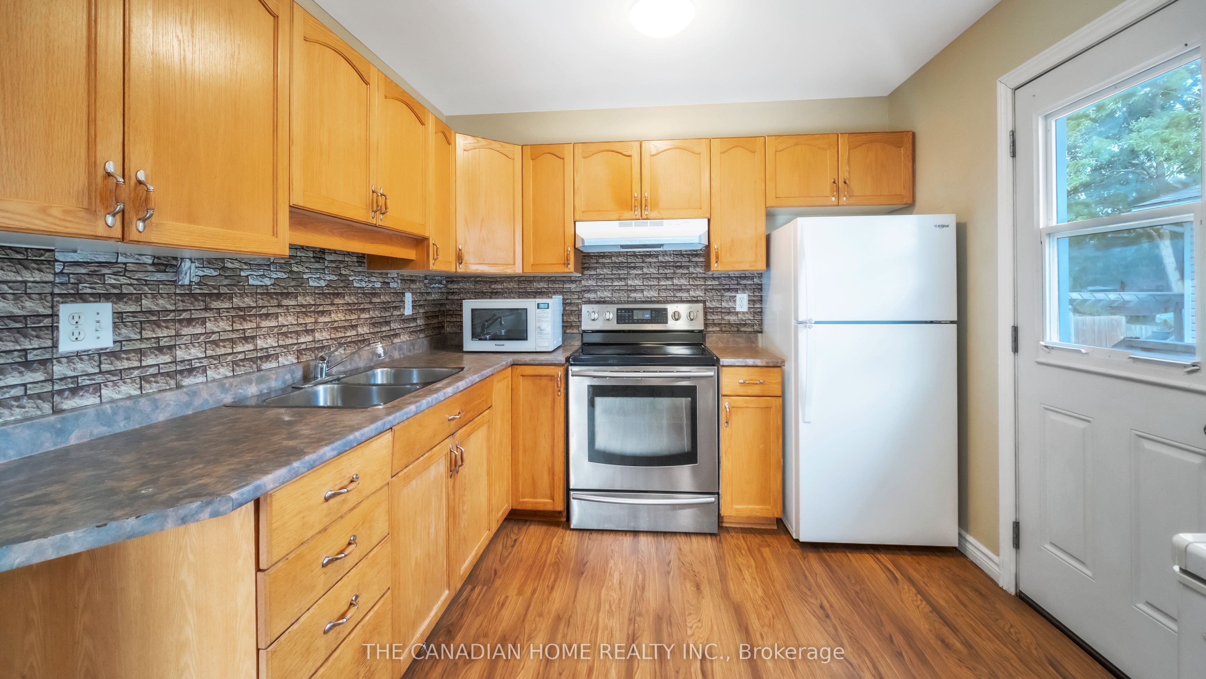 45 Oak Street Property Photo 6