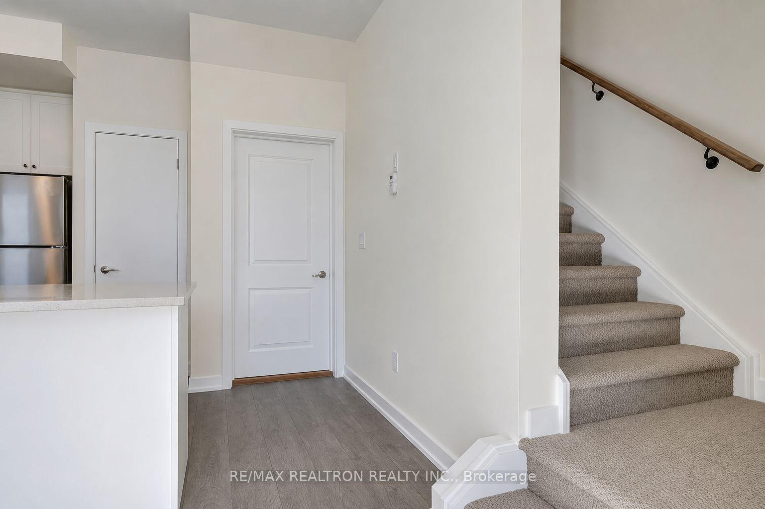 160 Densmore Road 1104 Property Photo 4