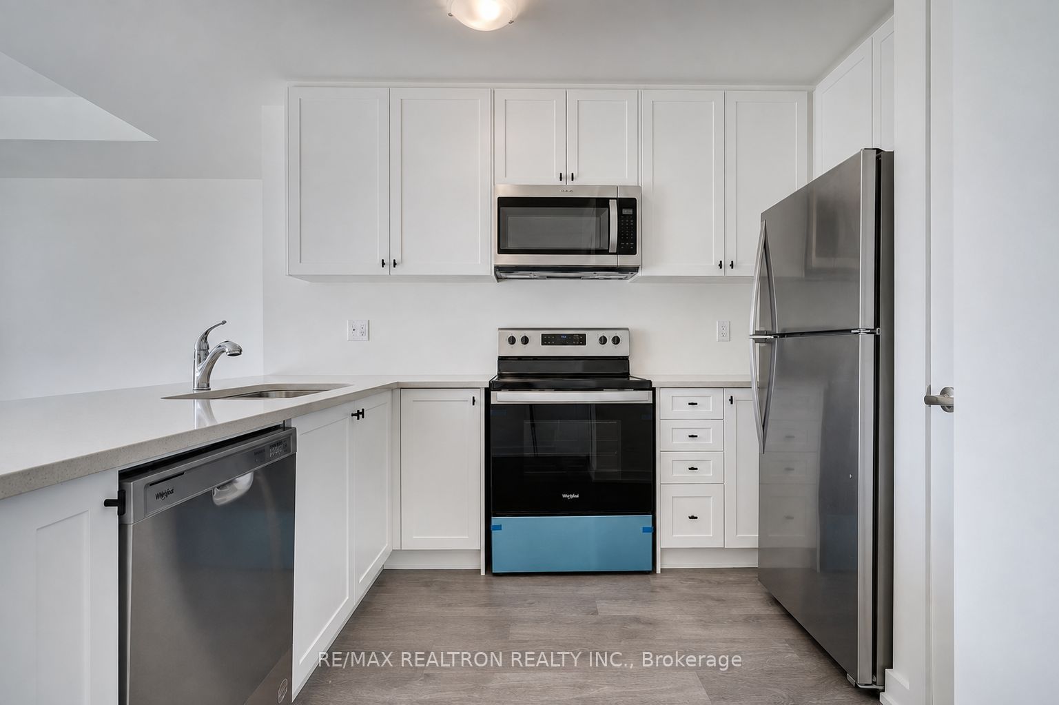 160 Densmore Road 1104 Property Photo 7