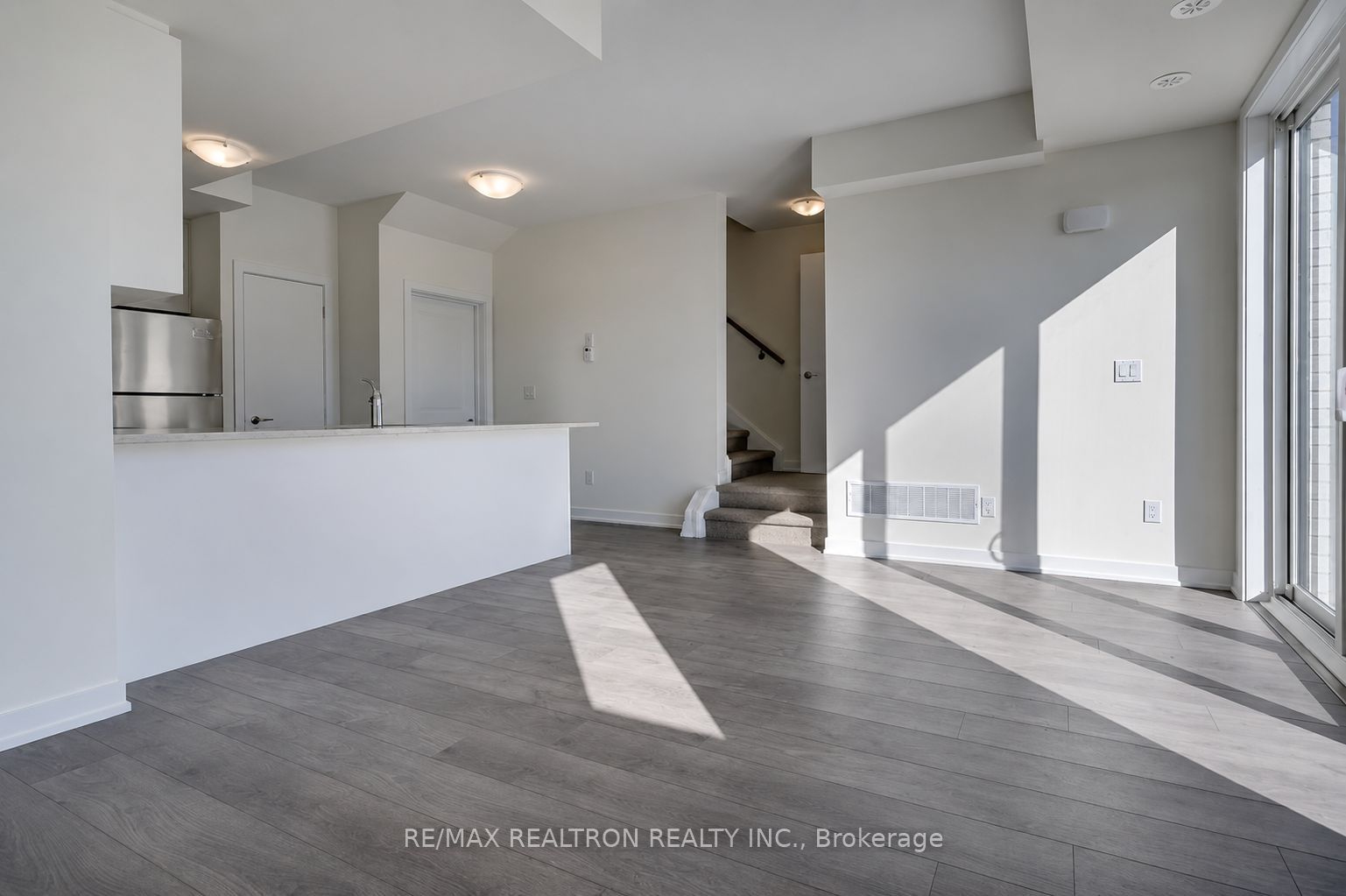 160 Densmore Road 1104 Property Photo 14
