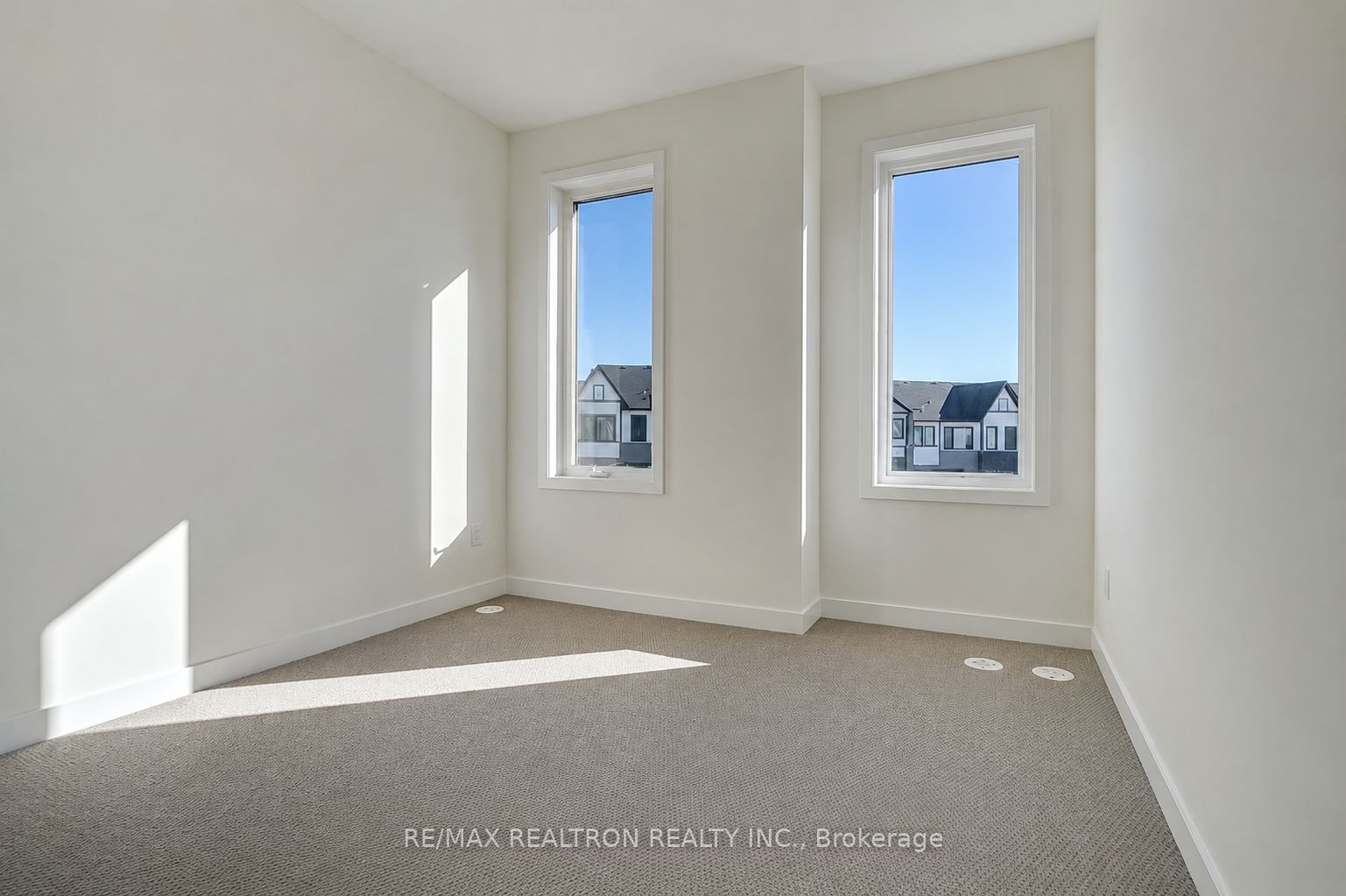 160 Densmore Road 1104 Property Photo 23