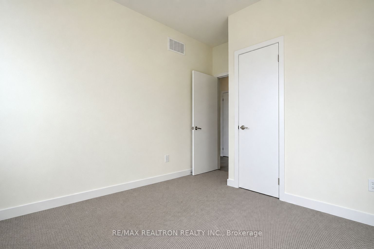 160 Densmore Road 1104 Property Photo 25