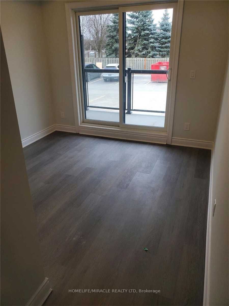 721 Franklin Boulevard 103 Property Photo 3