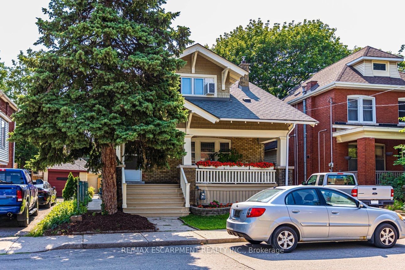 121 Eastbourne Avenue Property Photo 2