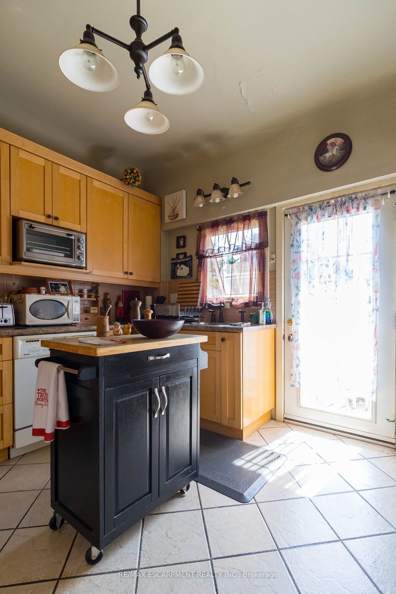 121 Eastbourne Avenue Property Photo 19