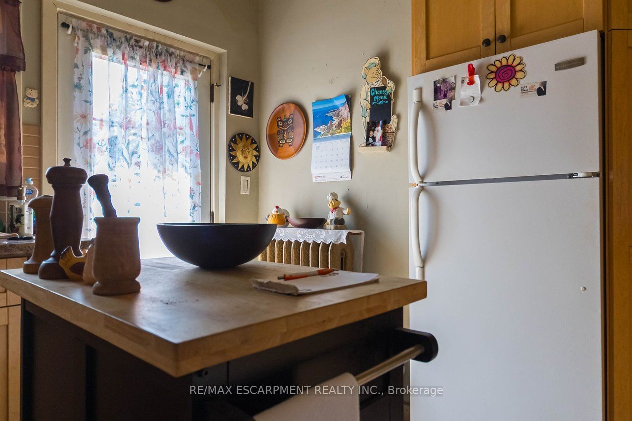 121 Eastbourne Avenue Property Photo 21