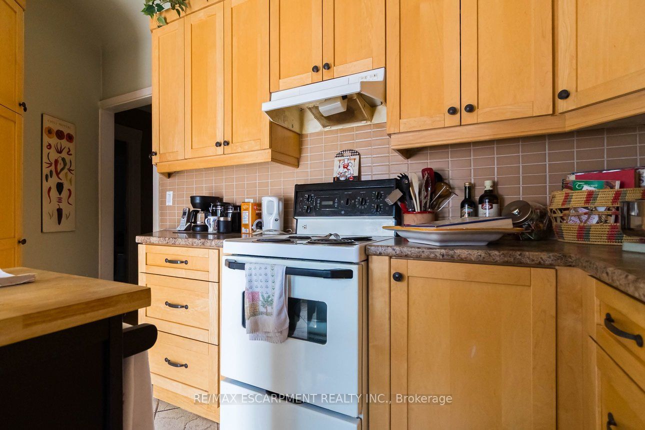 121 Eastbourne Avenue Property Photo 22