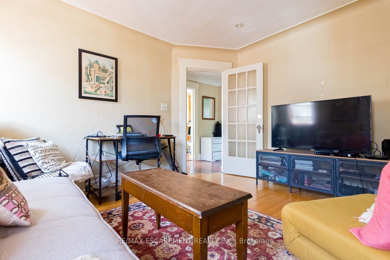 121 Eastbourne Avenue Property Photo 28