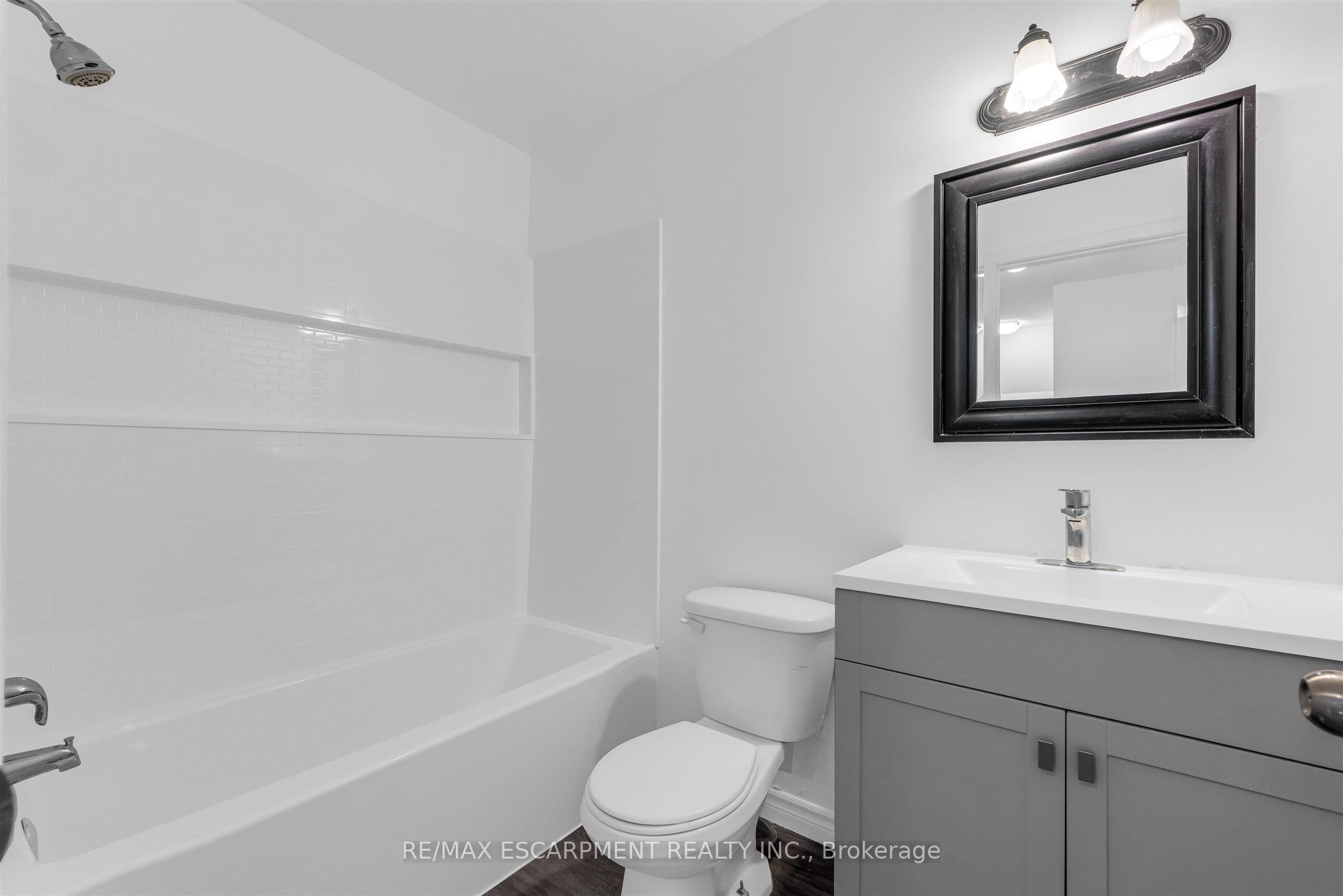 100 Brownleigh Avenue 284 Property Photo 19
