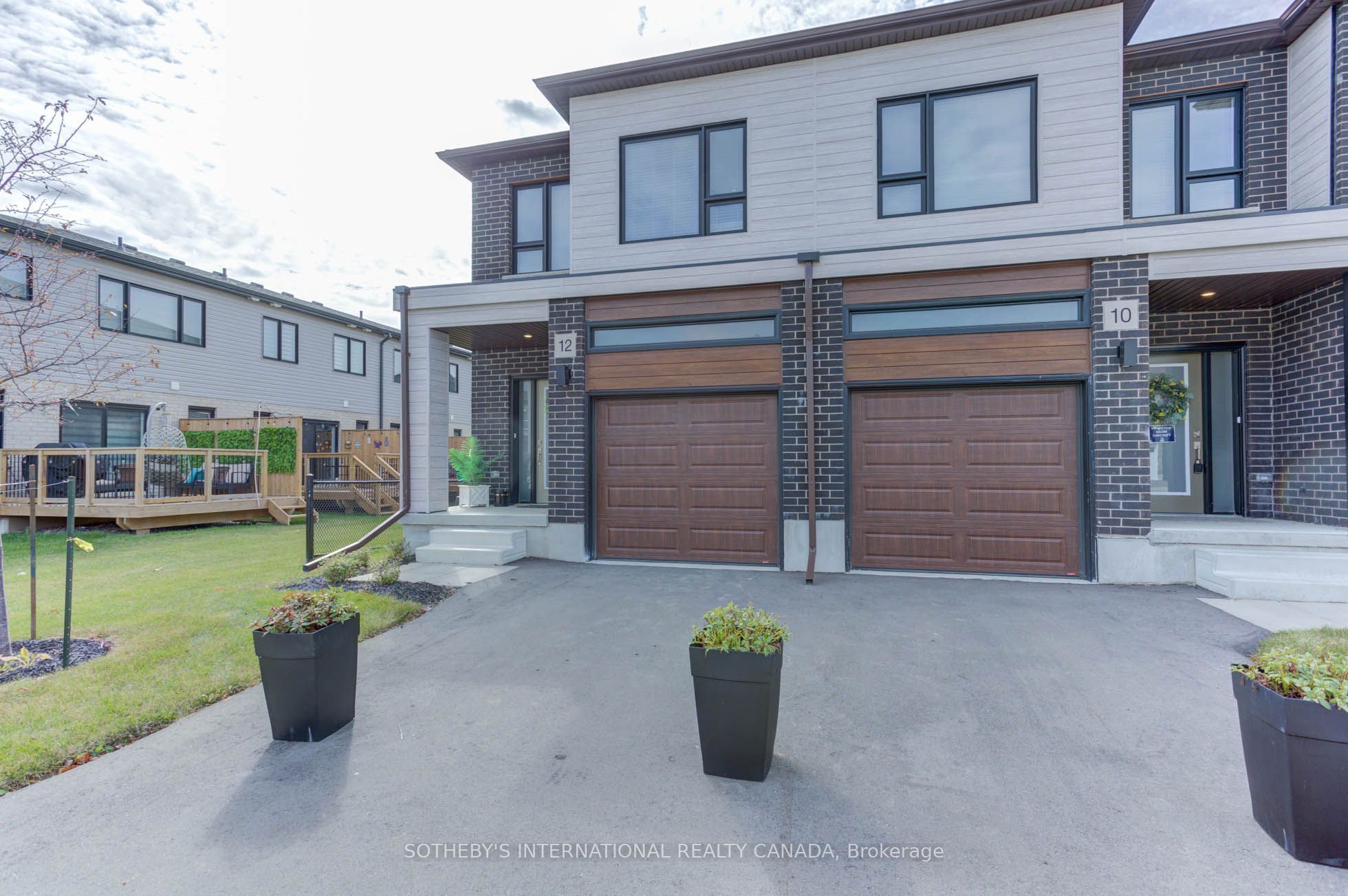 72 Bur Oak Common 79q Property Photo 3