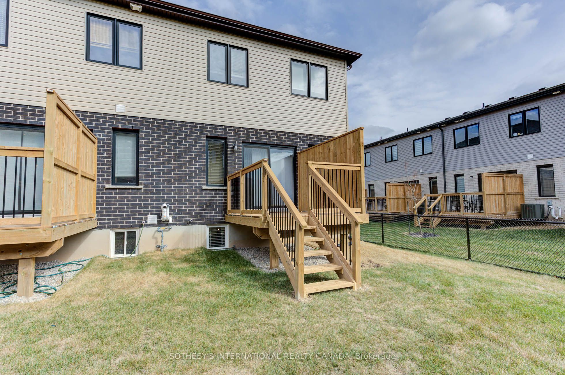72 Bur Oak Common 79q Property Photo 32