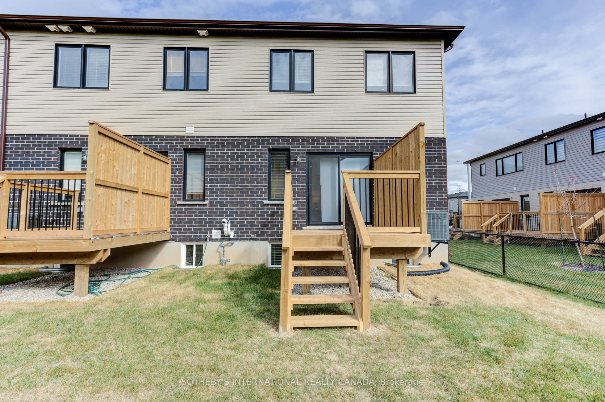 72 Bur Oak Common 79q Property Photo 33