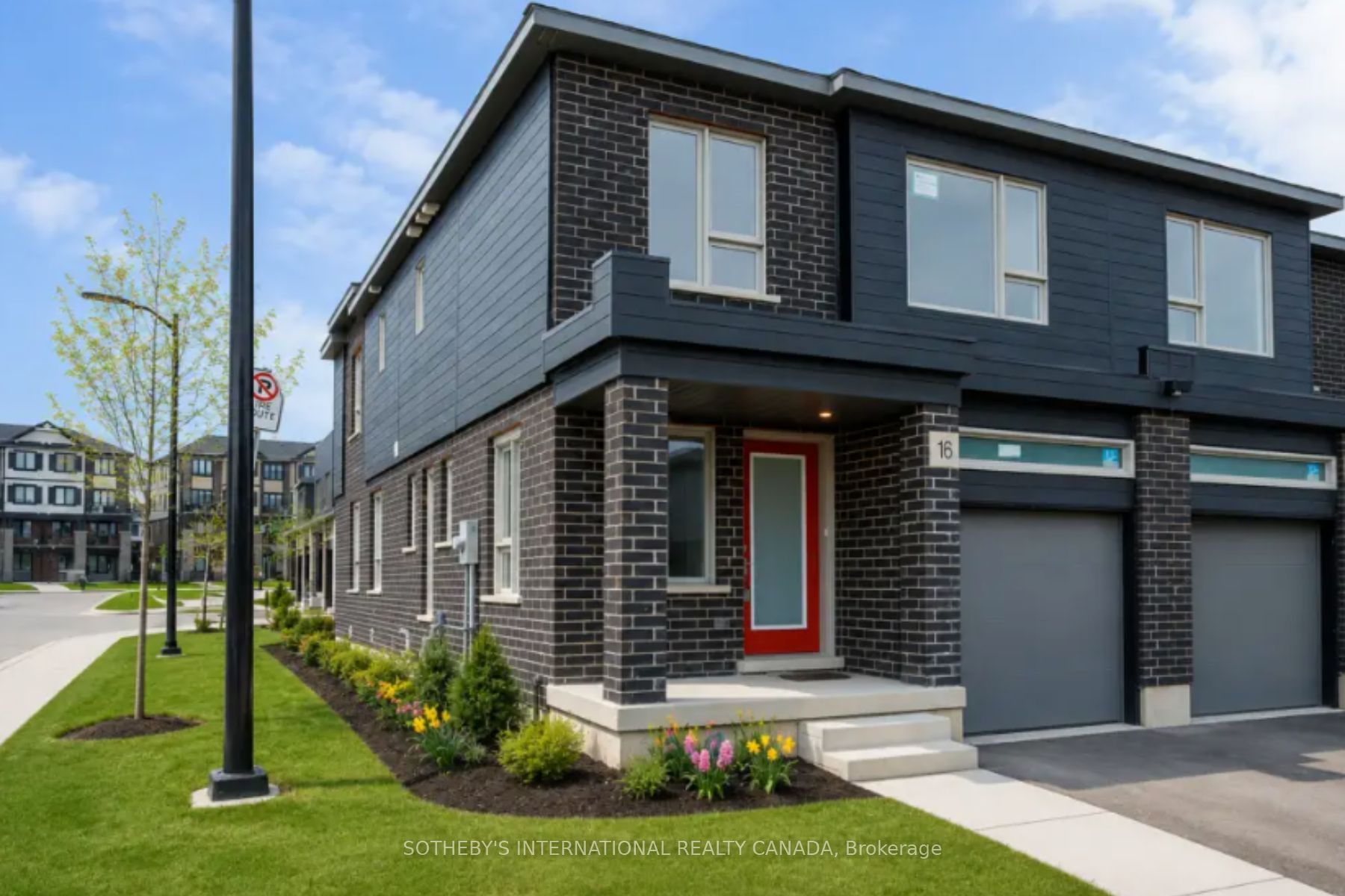 81 Bur Oak Common 60l Property Photo 1