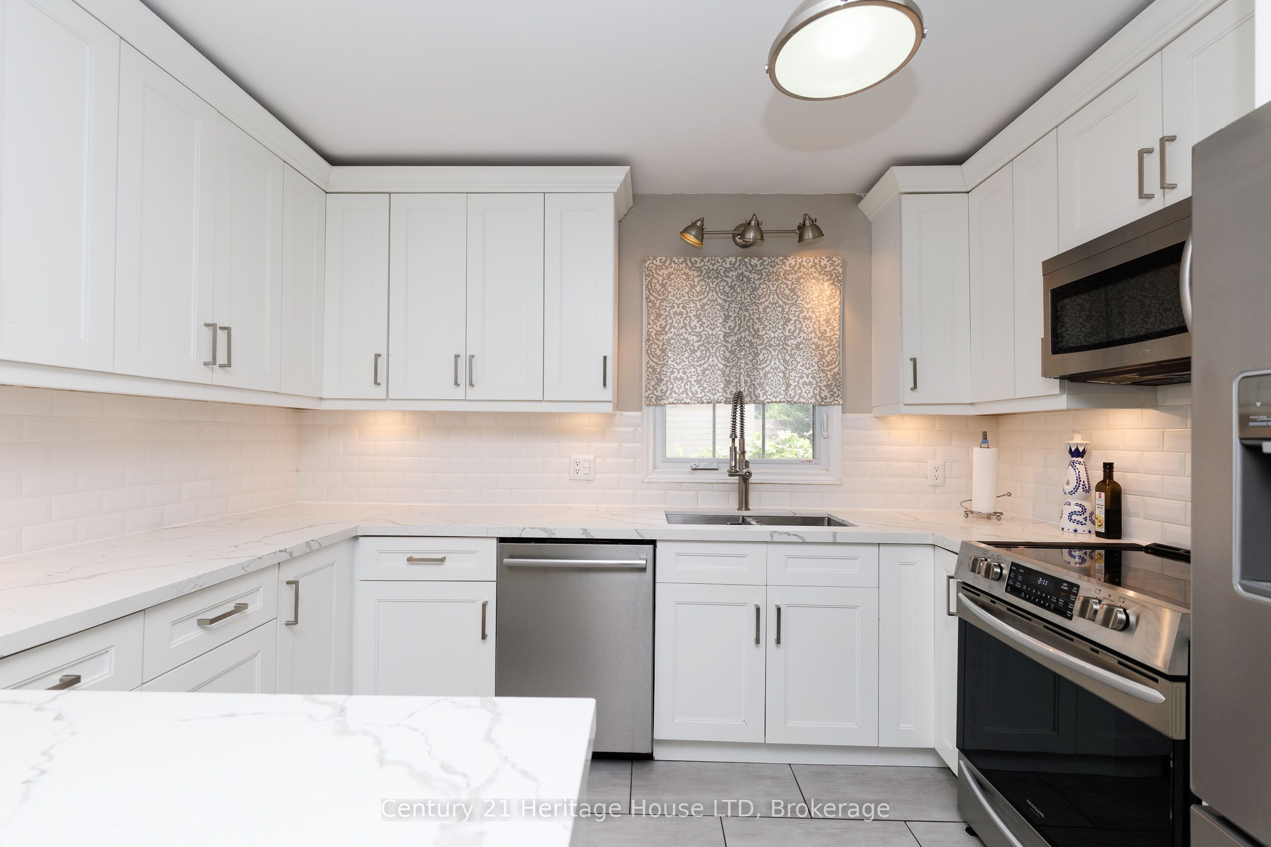 6021 Montrose Road Property Photo 10