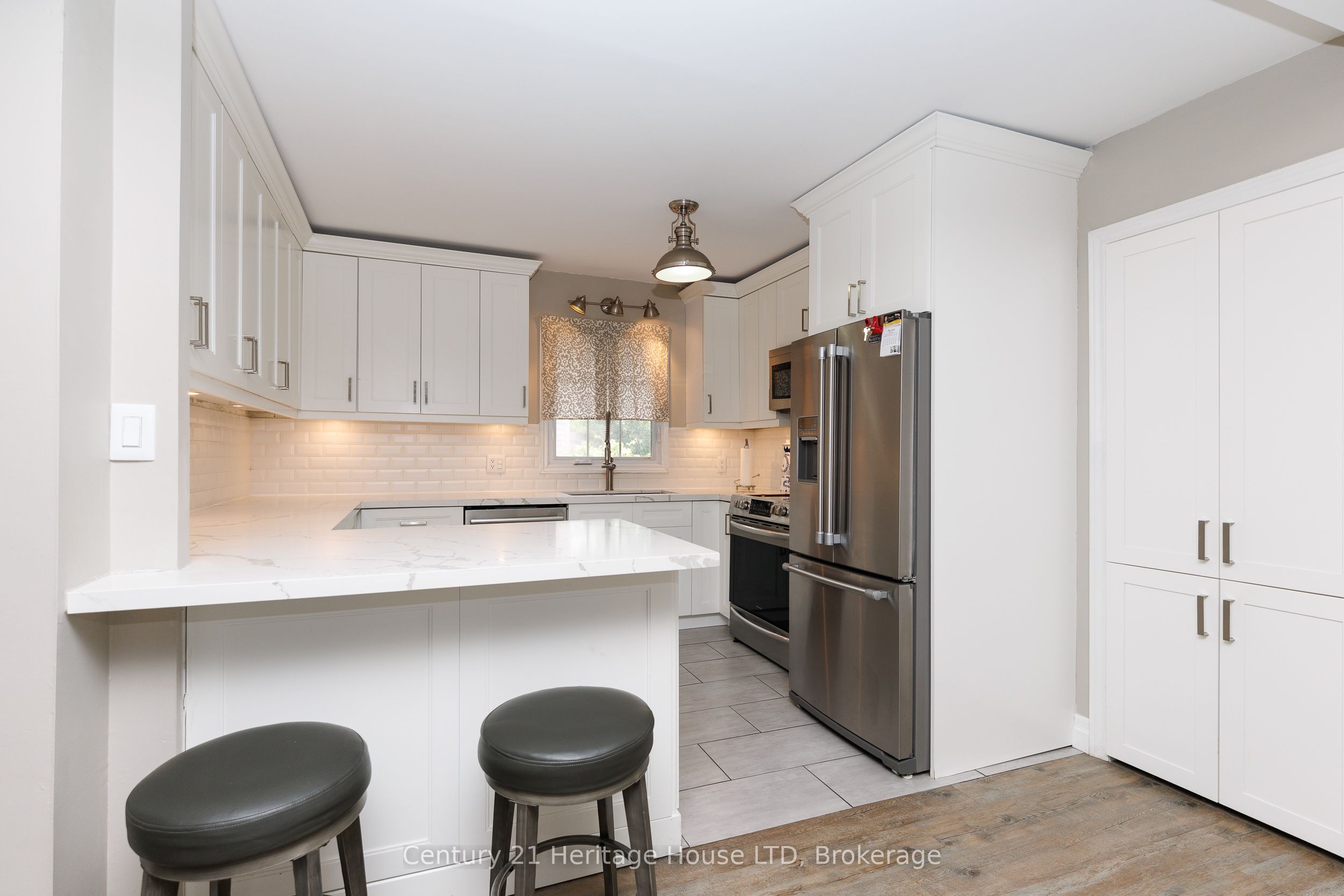 6021 Montrose Road Property Photo 11