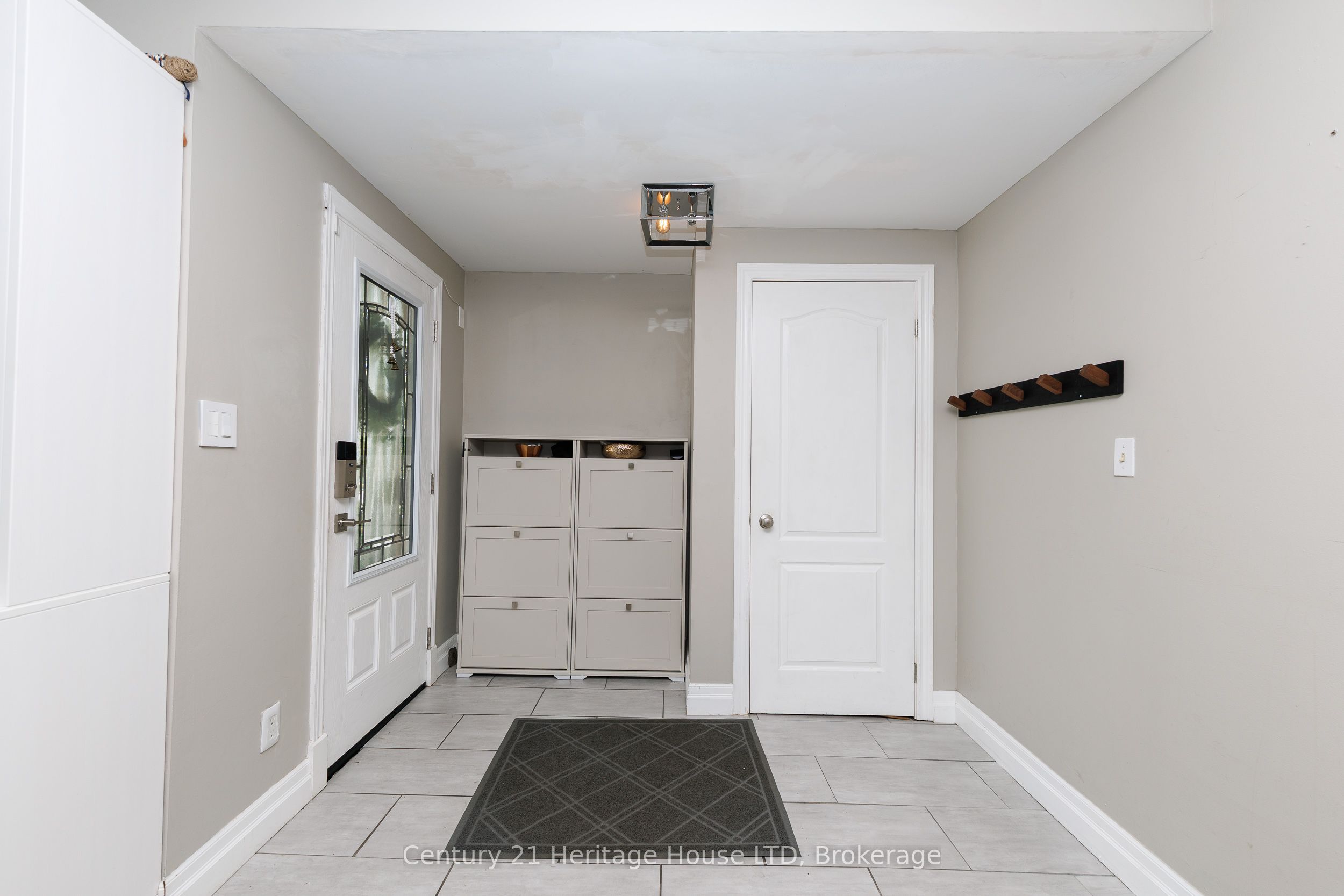 6021 Montrose Road Property Photo 12