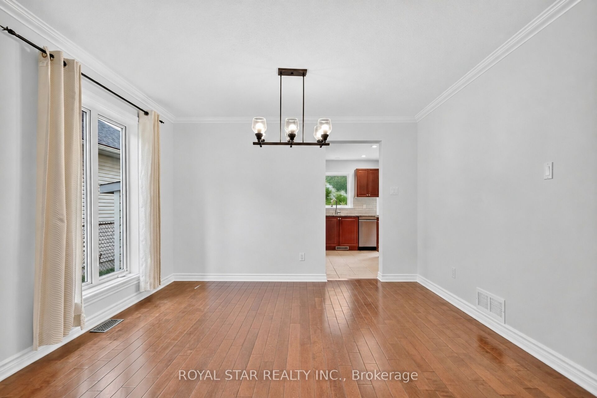 818 Long Point Circle Property Photo 8
