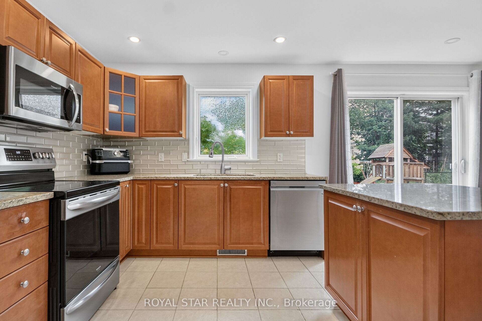 818 Long Point Circle Property Photo 10