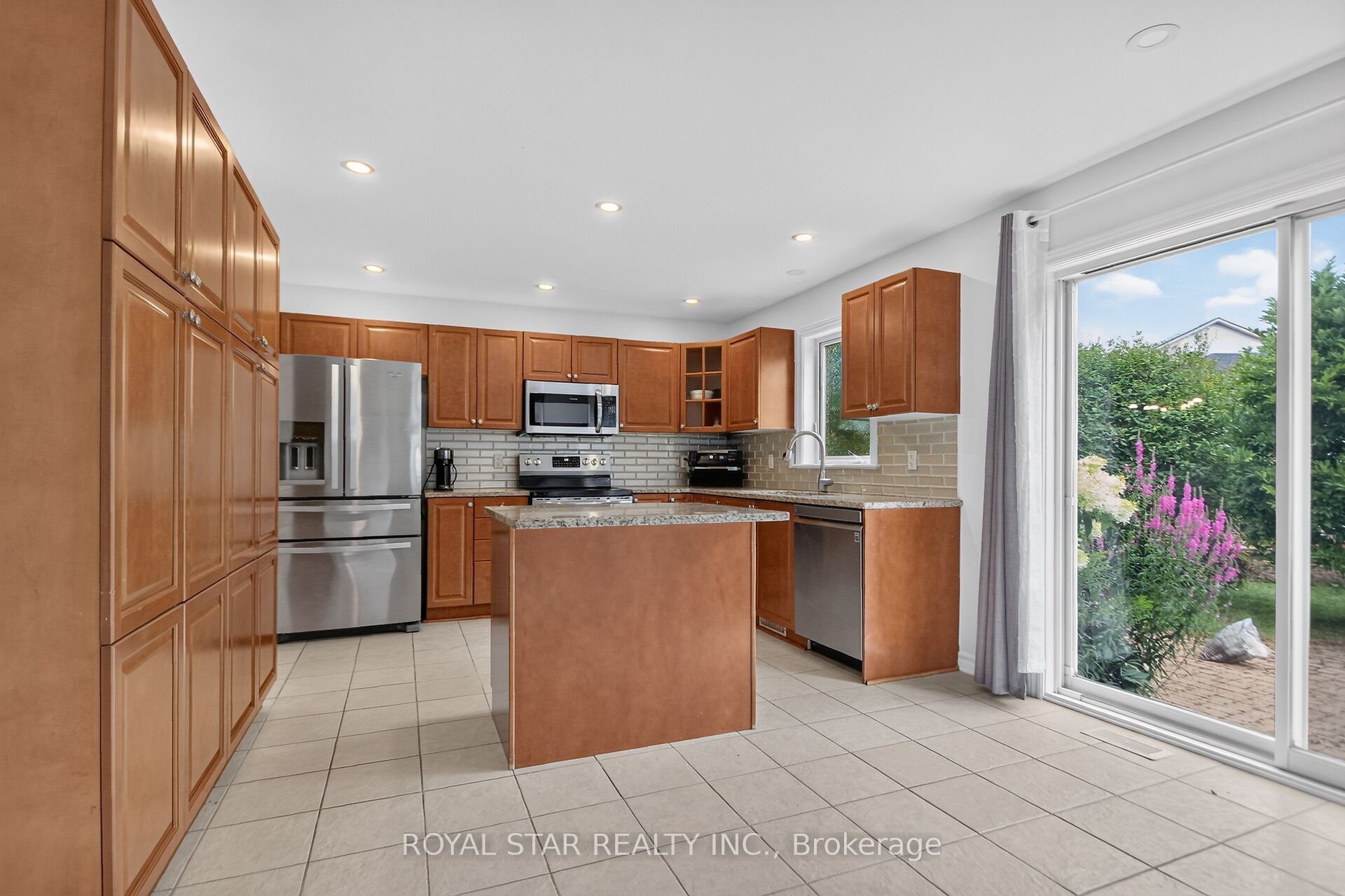 818 Long Point Circle Property Photo 11