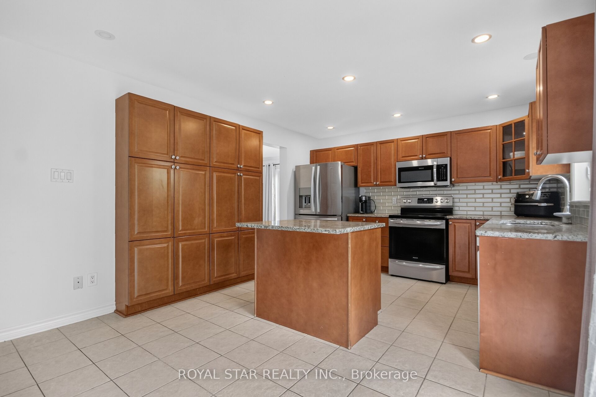 818 Long Point Circle Property Photo 14