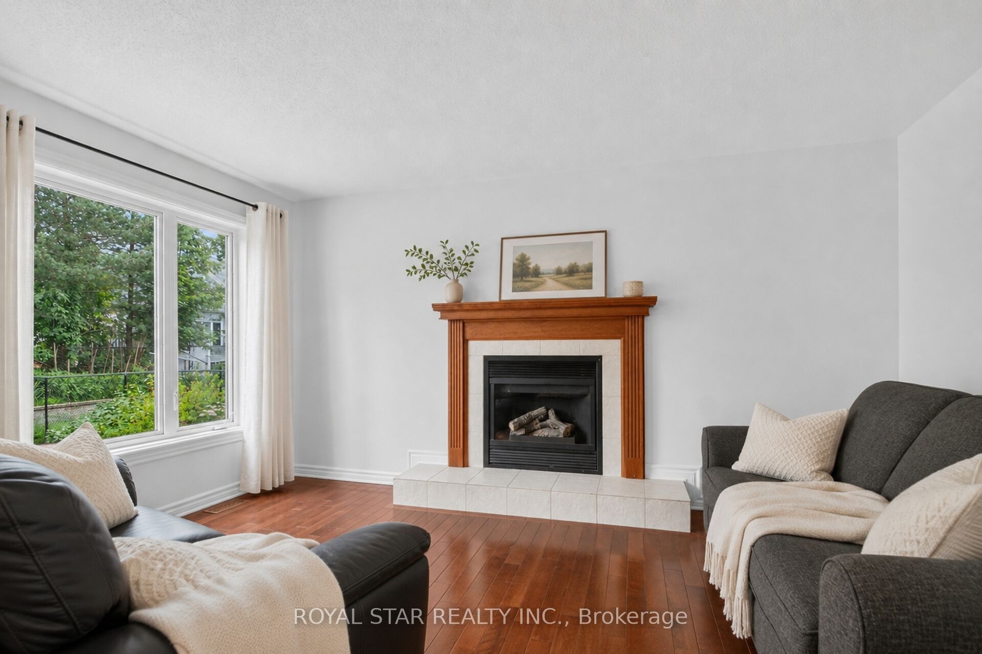 818 Long Point Circle Property Photo 16