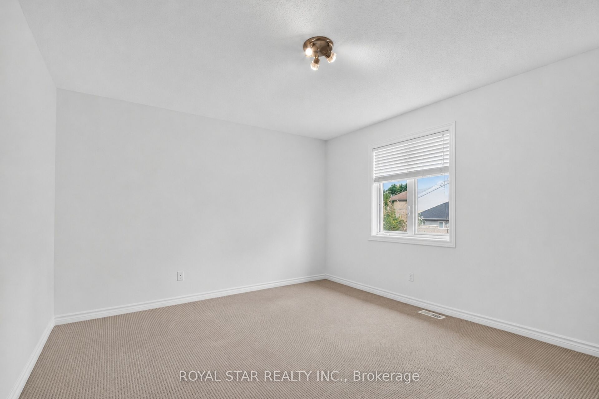 818 Long Point Circle Property Photo 23