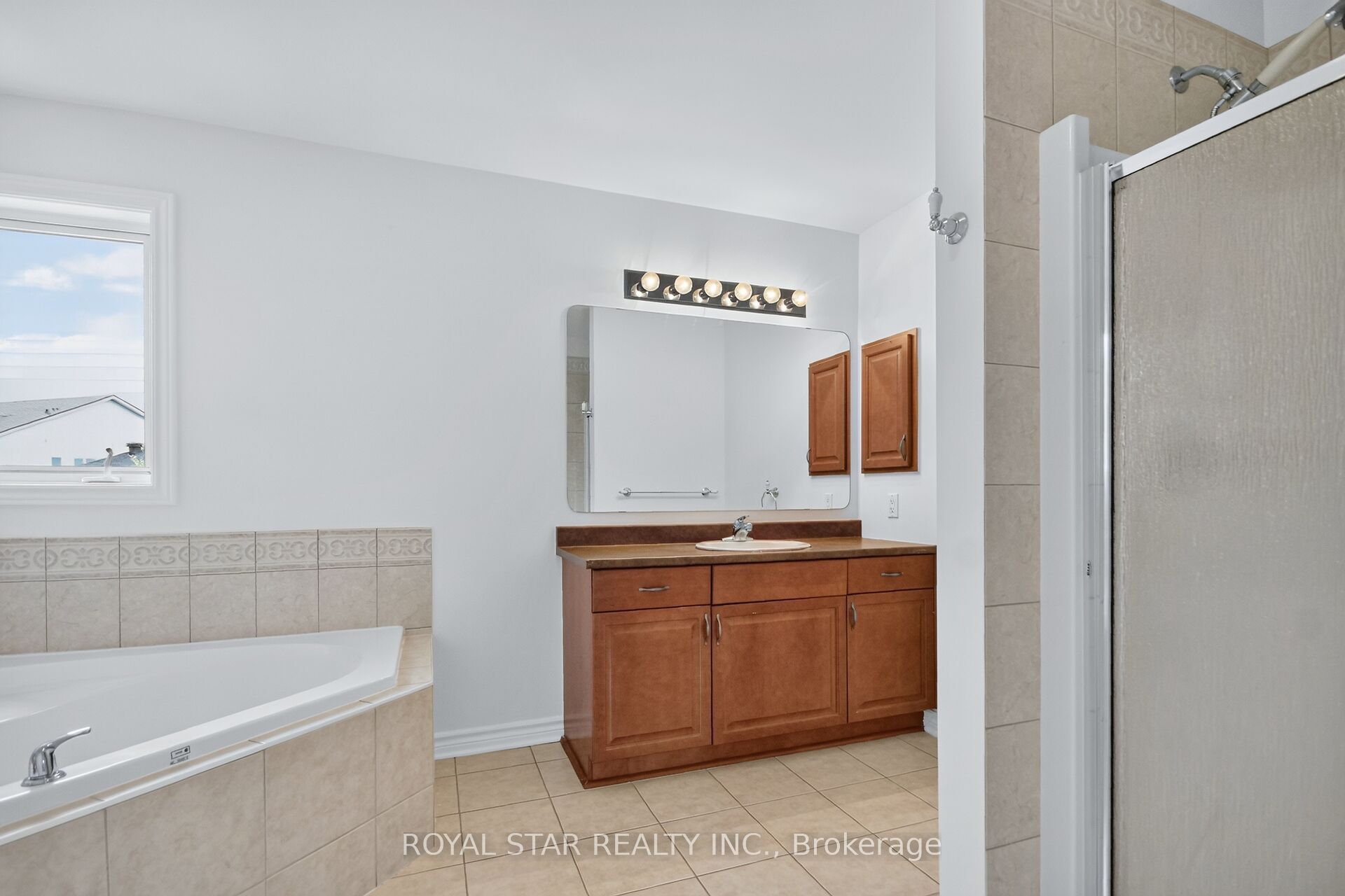 818 Long Point Circle Property Photo 28