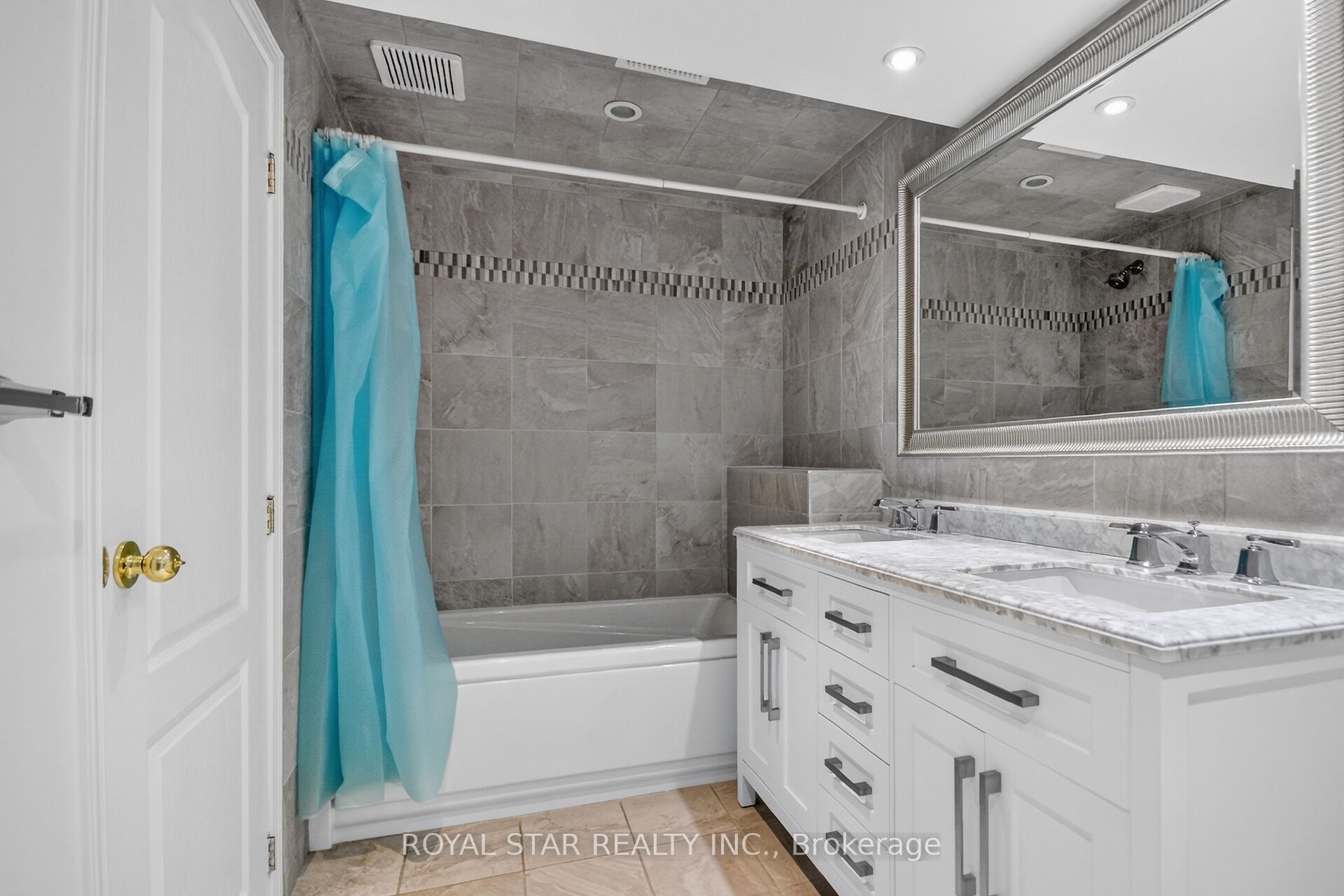 818 Long Point Circle Property Photo 37