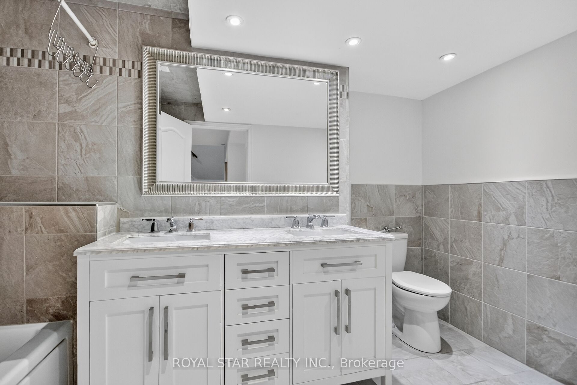 818 Long Point Circle Property Photo 40