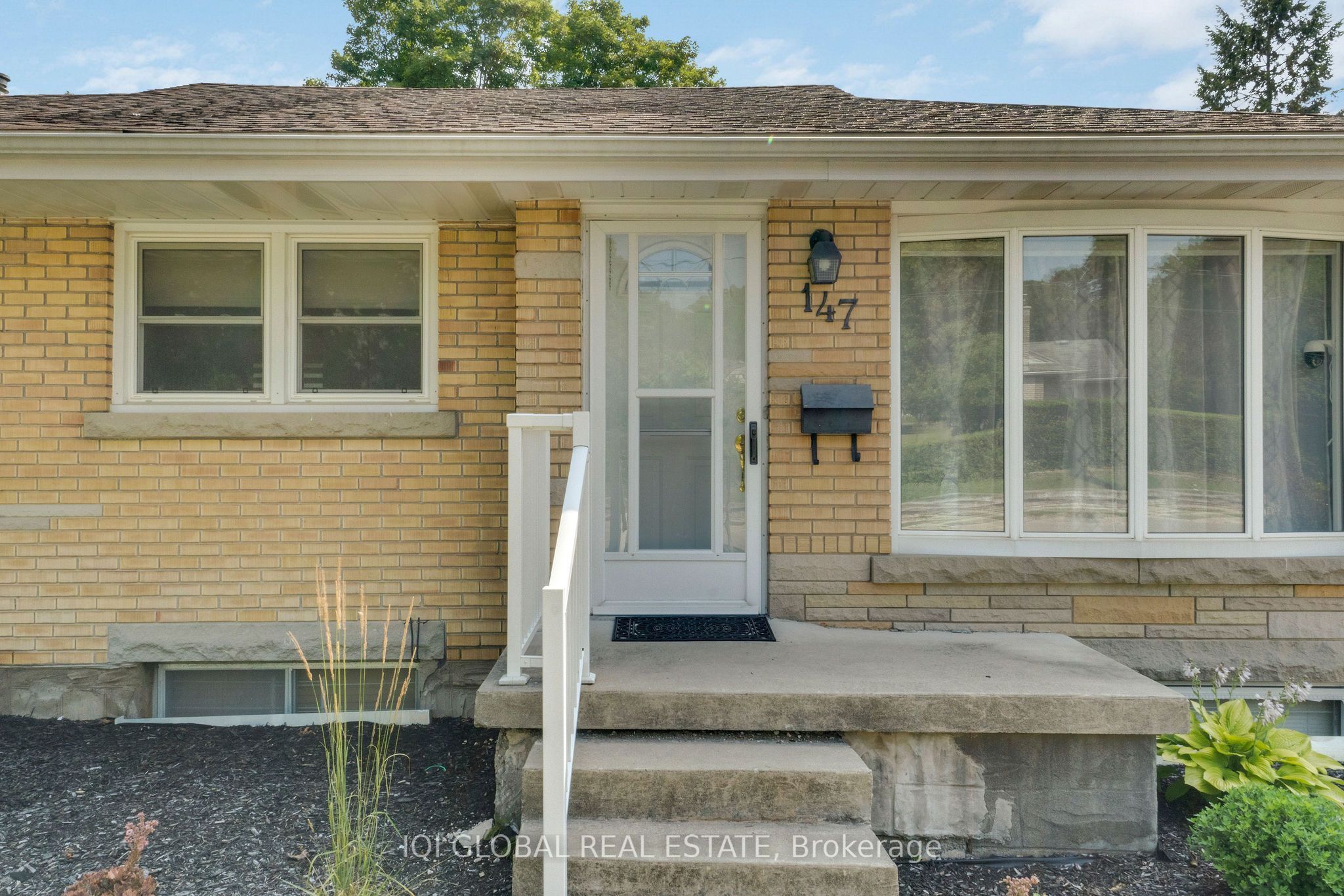 147 Tait Street Property Photo 5
