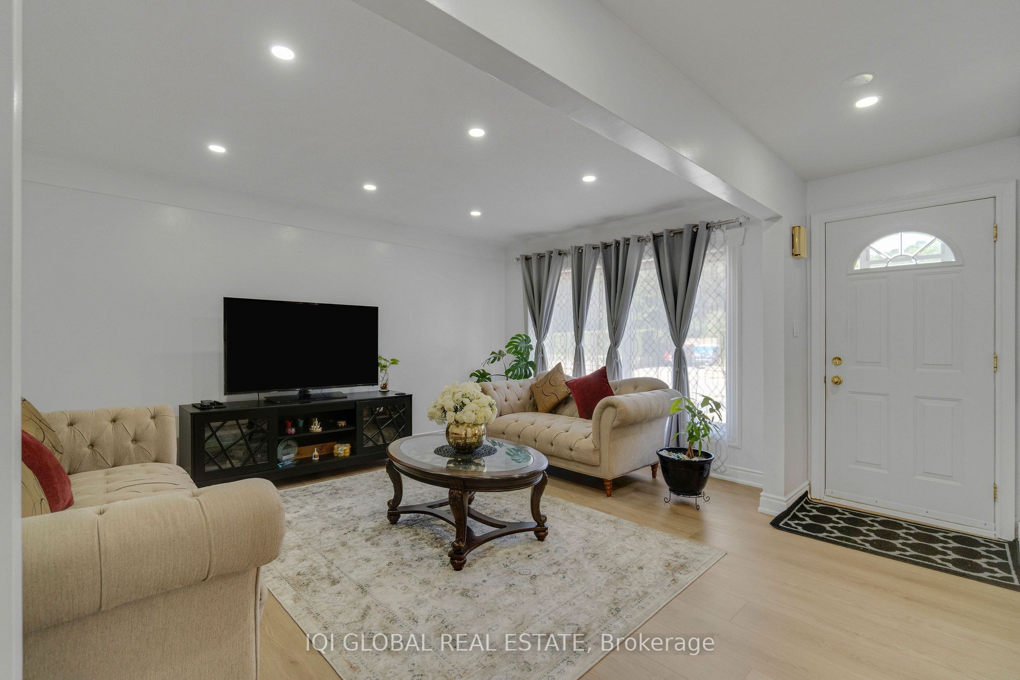 147 Tait Street Property Photo 8