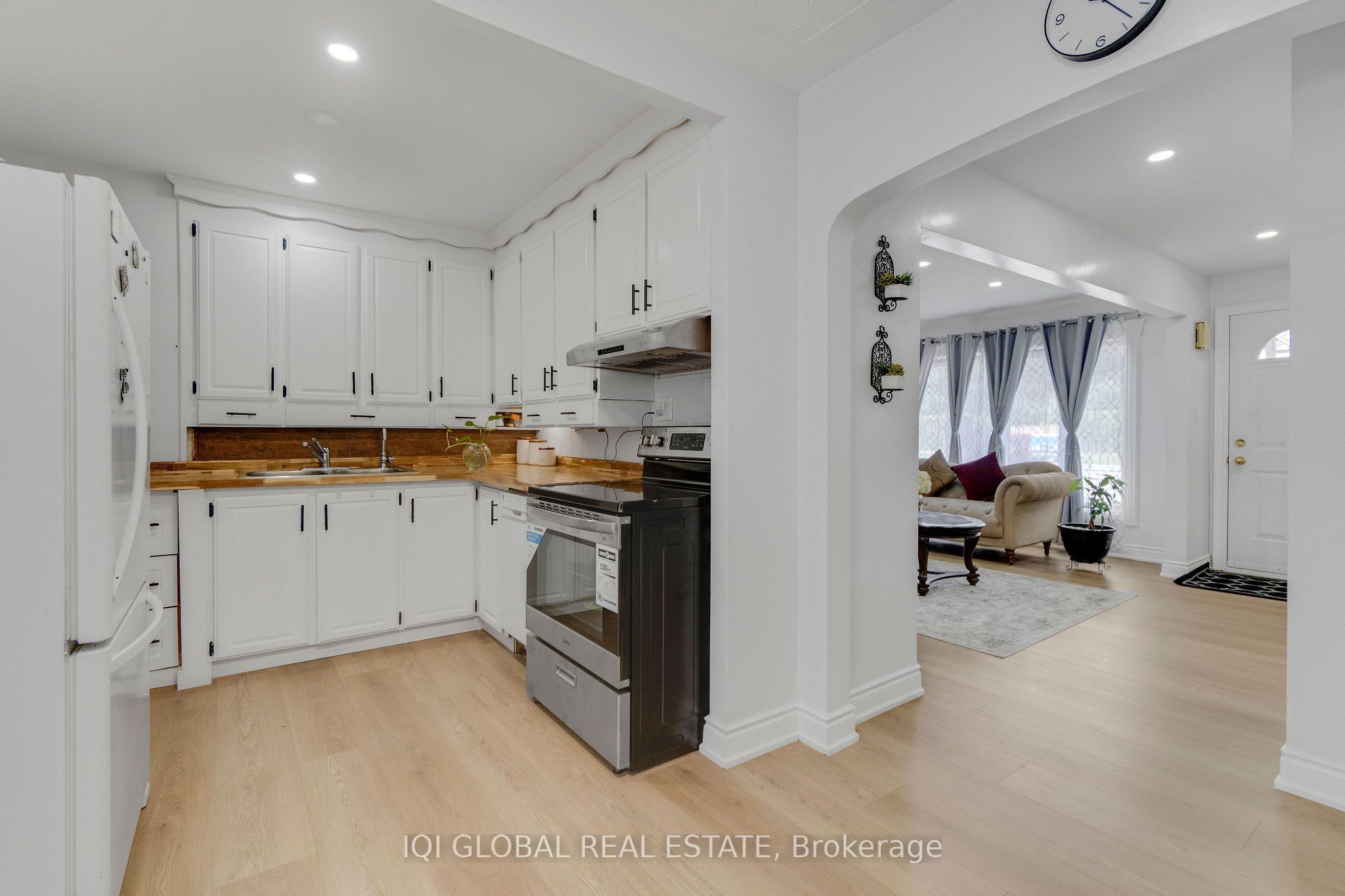 147 Tait Street Property Photo 12