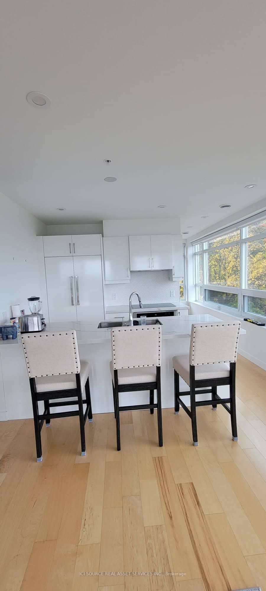 455 Charlton Avenue E 602 Property Photo 15