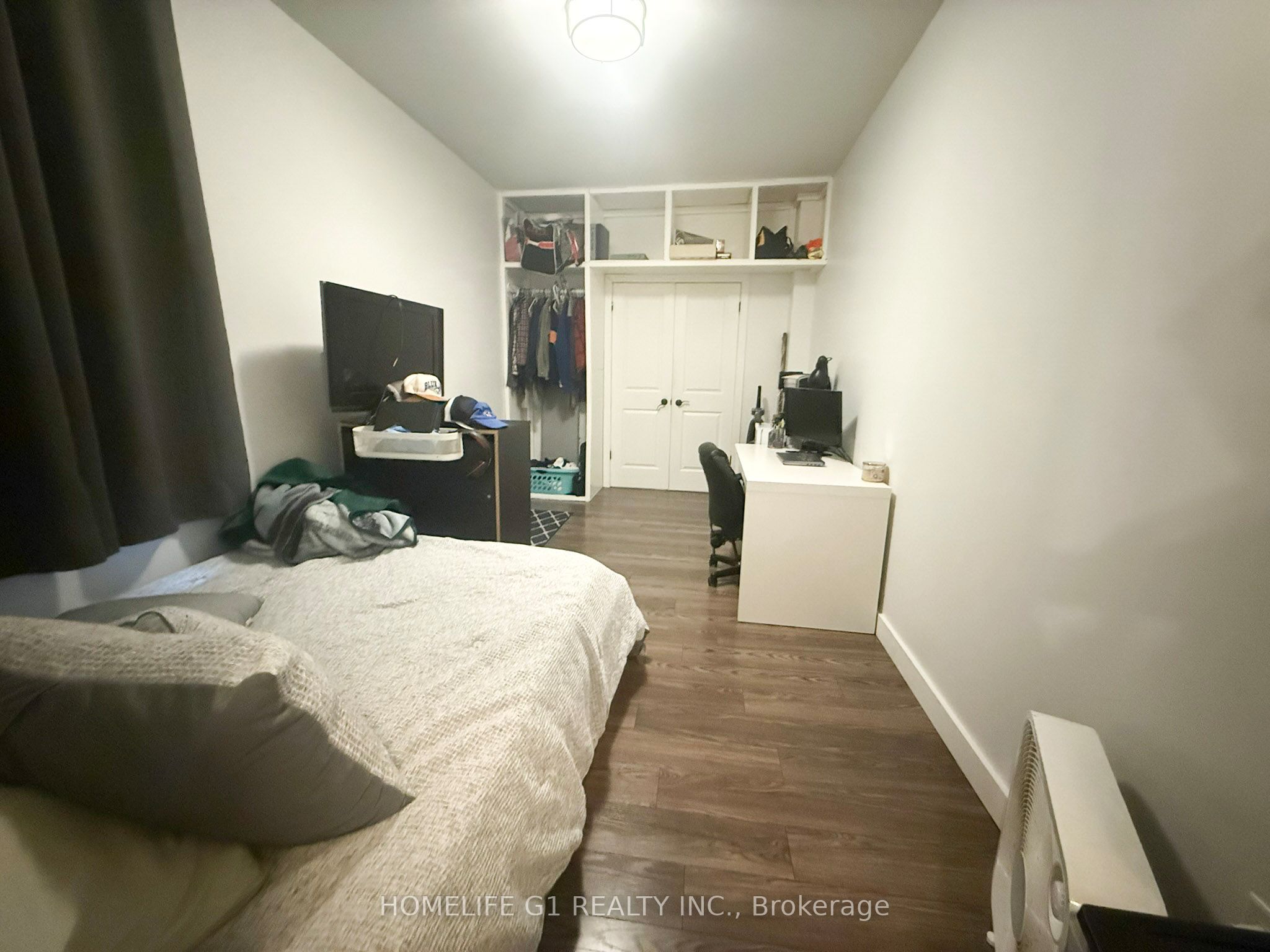286 Hunter Street W Property Photo 11