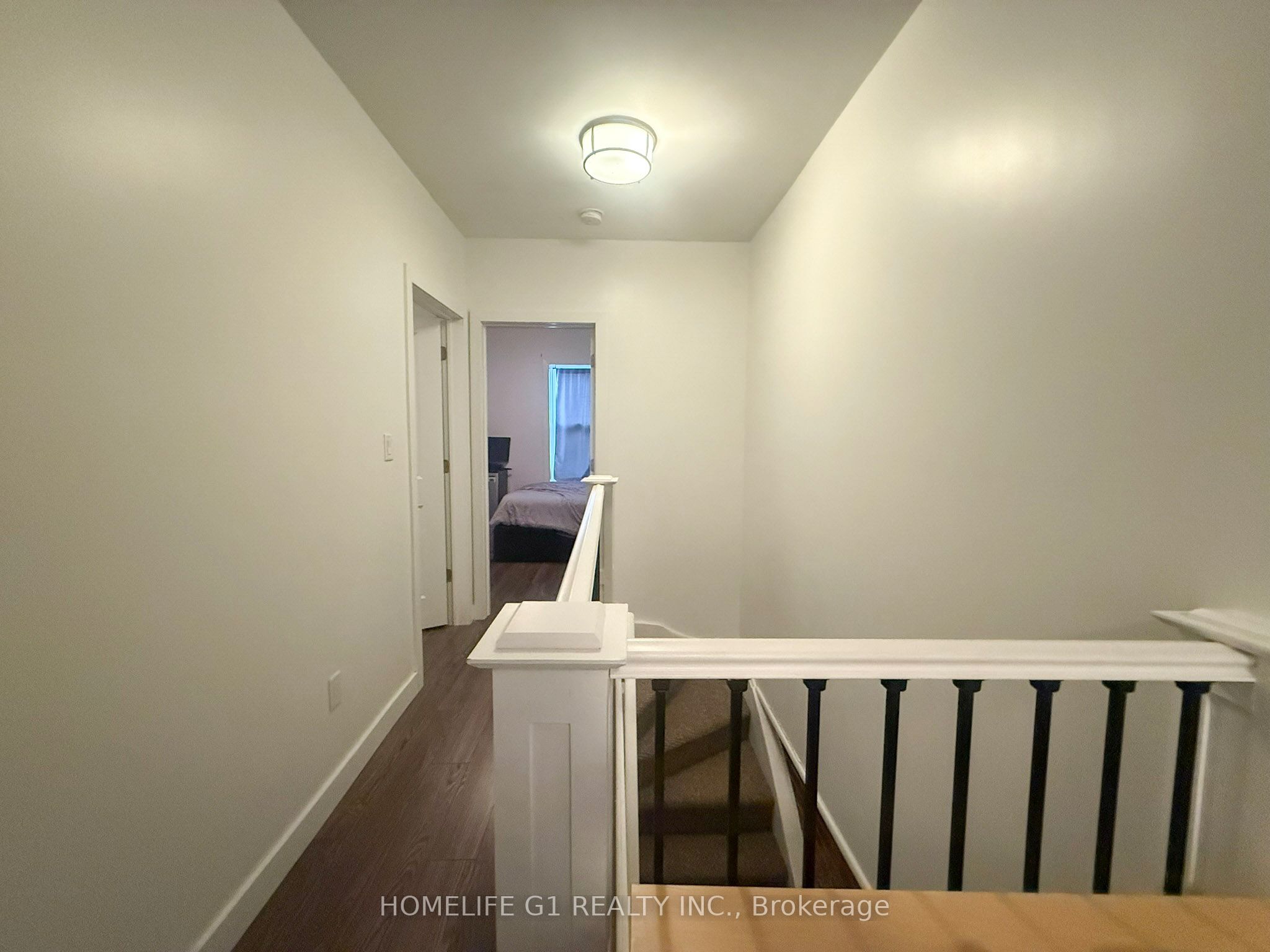 286 Hunter Street W Property Photo 20